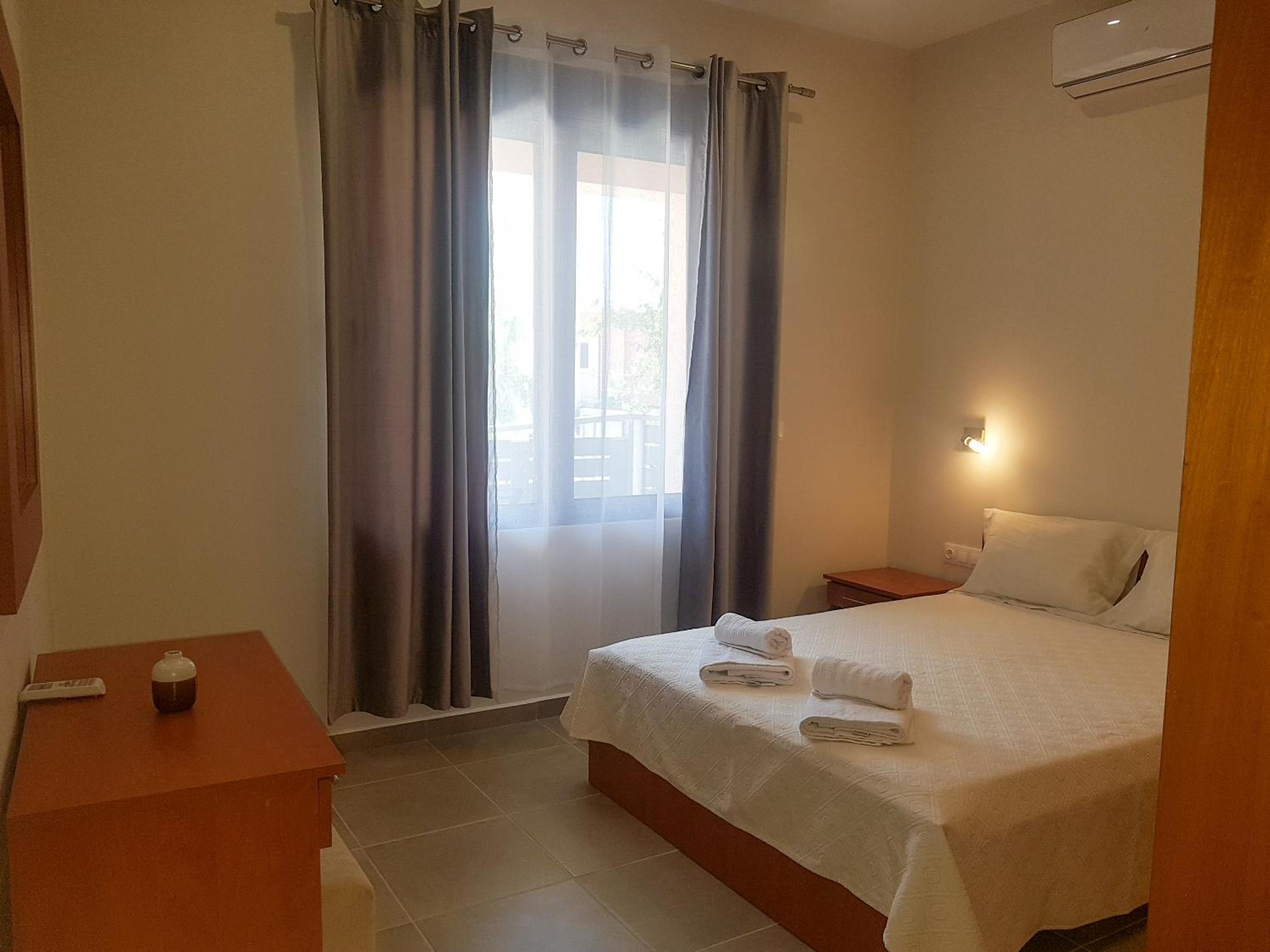 One-Bedroom Apartment - Photo 4