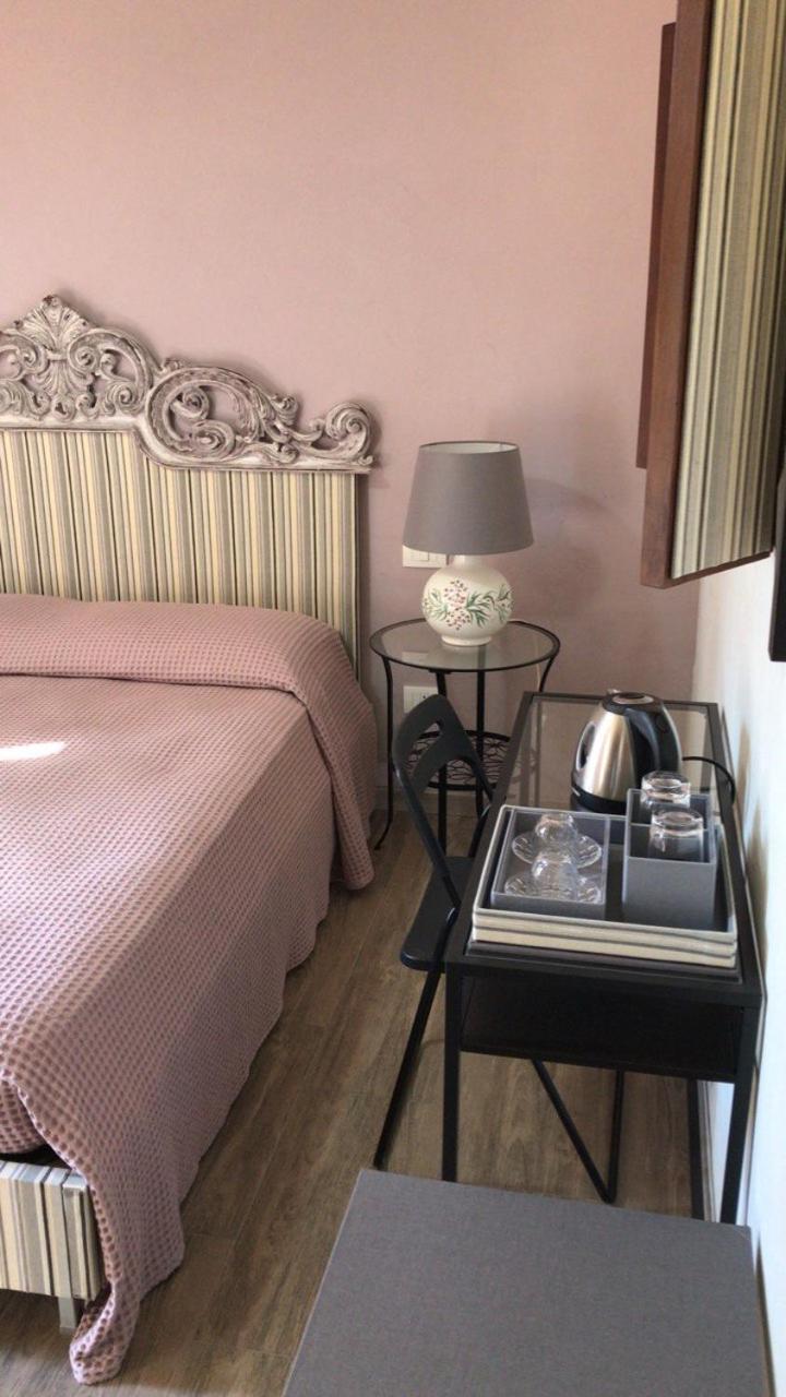 Double Room with Private Bathroom photo 2