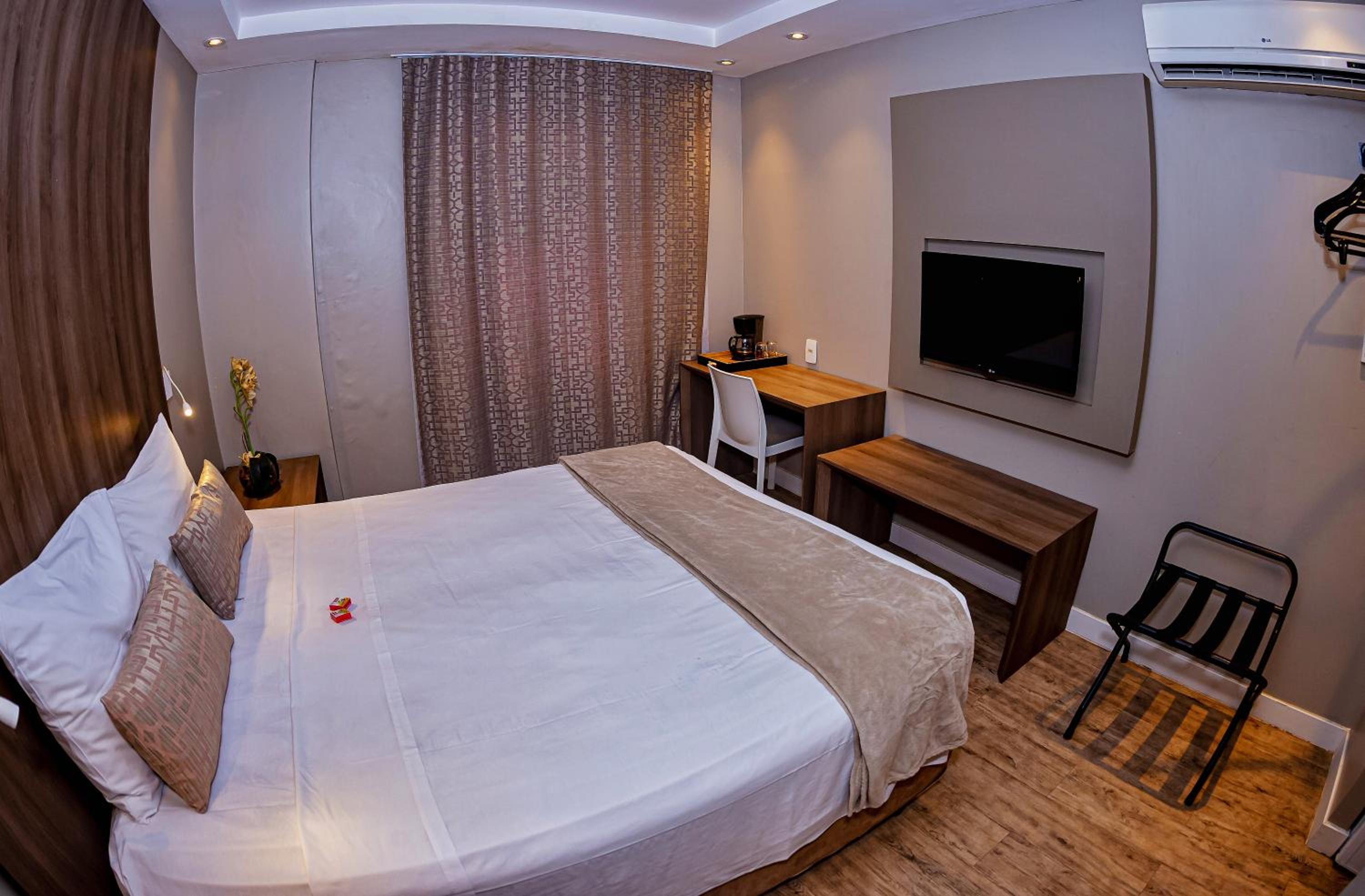 Deluxe Double or Twin Room photo 3