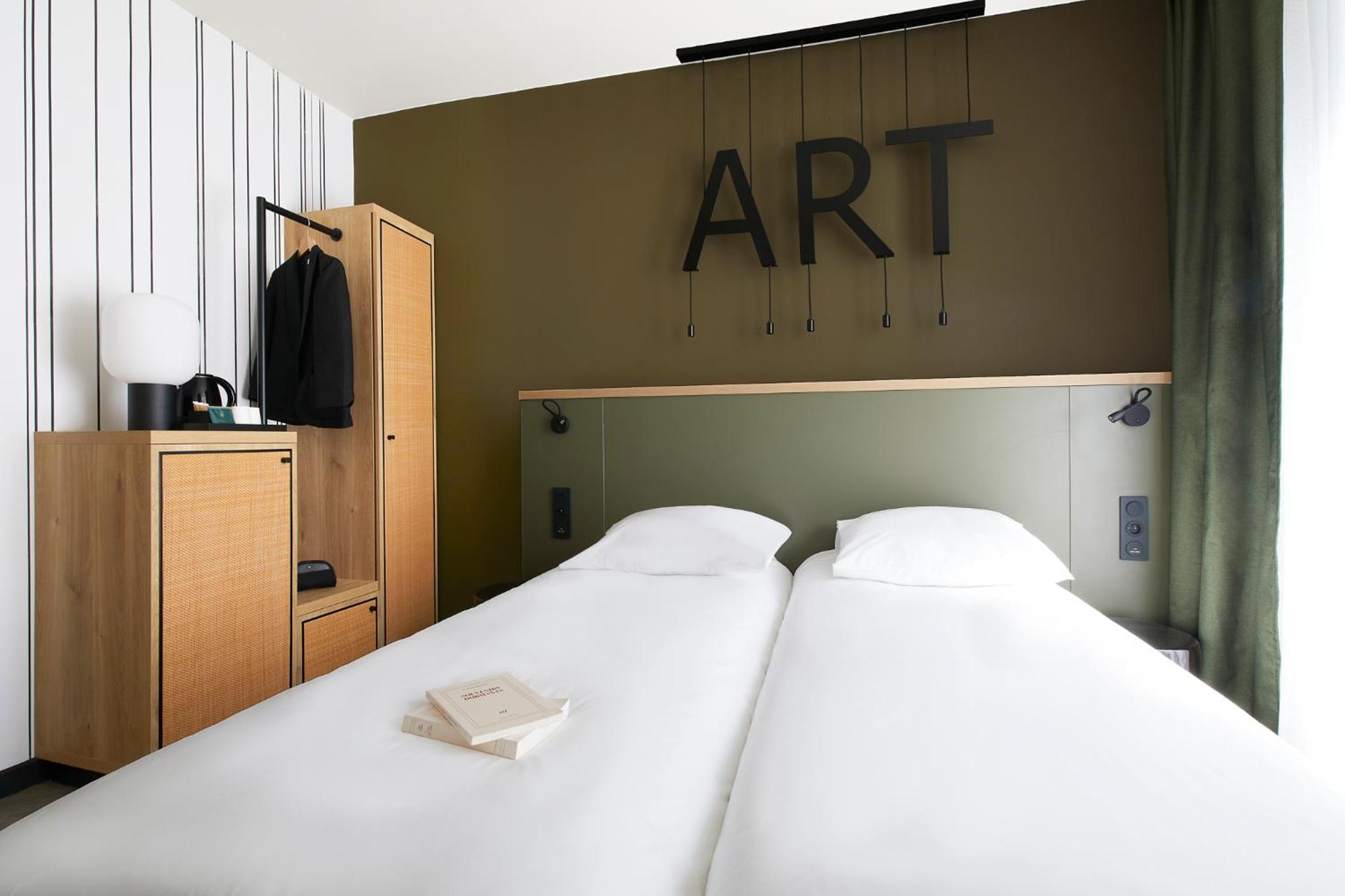Classic Twin Room - Photo 4