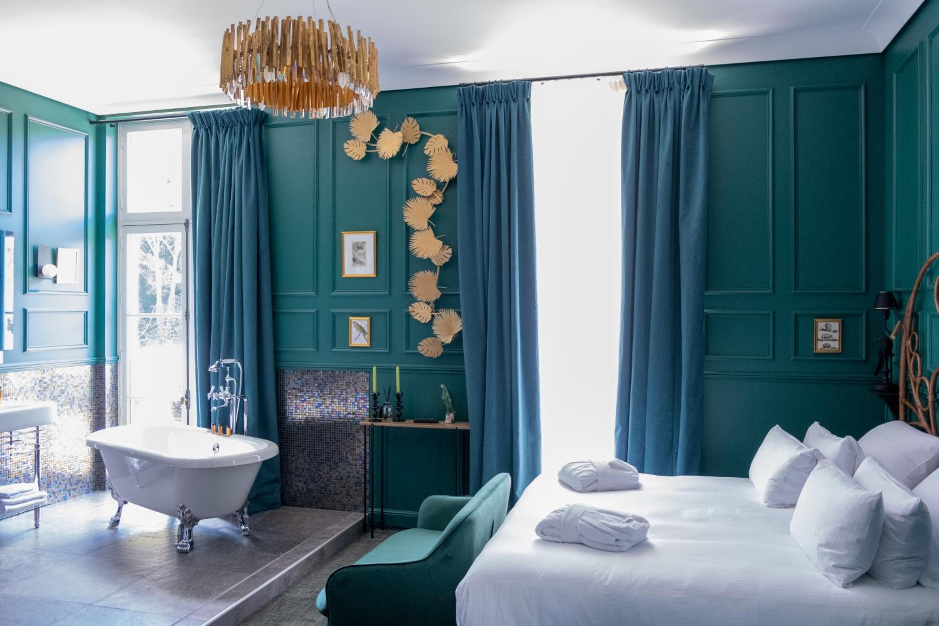 Deluxe Double Room with Ground View
