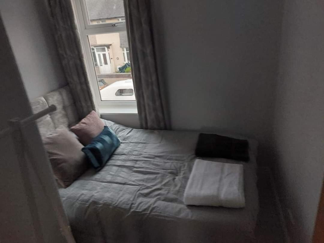 Three-Bedroom House photo 1