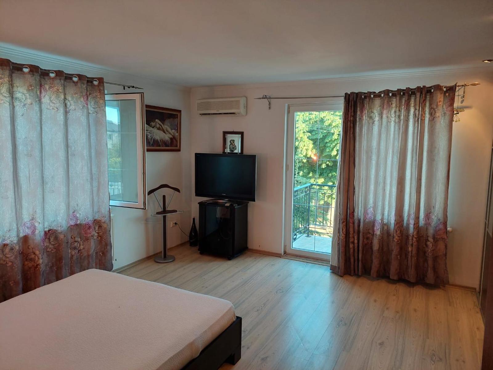 Four-Bedroom Apartment photo 1