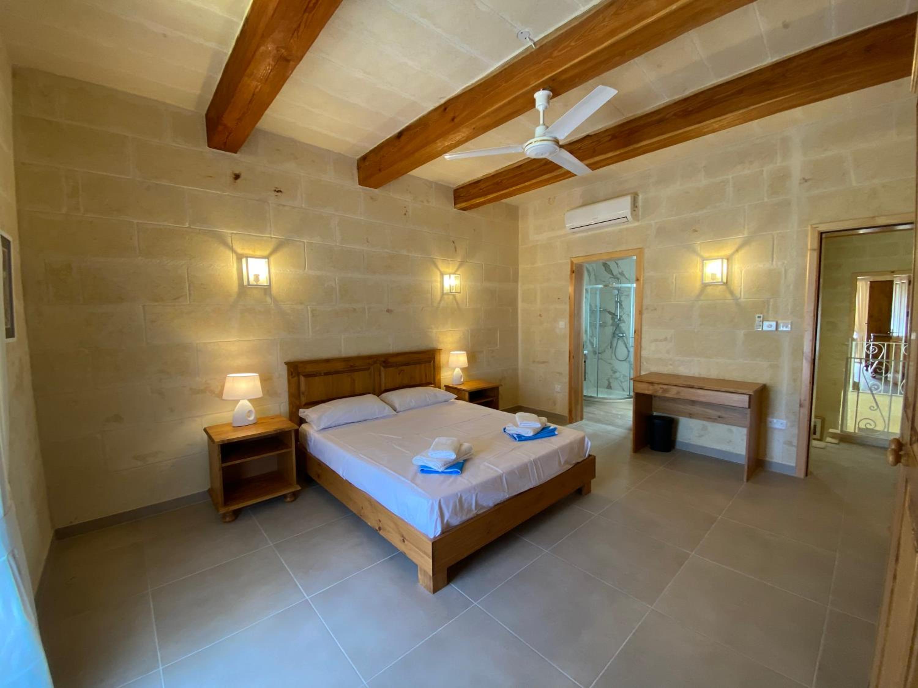 Villa photo 2