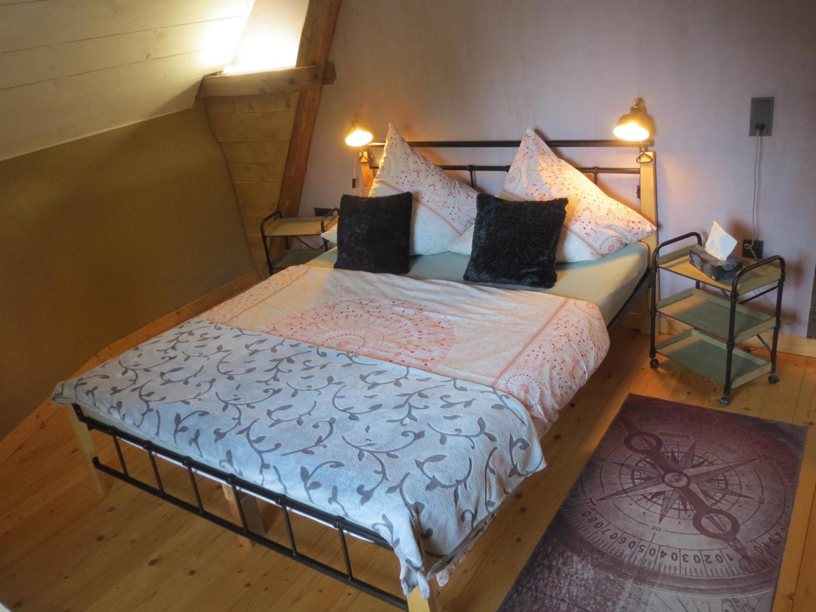 Small Double Room - Photo 3