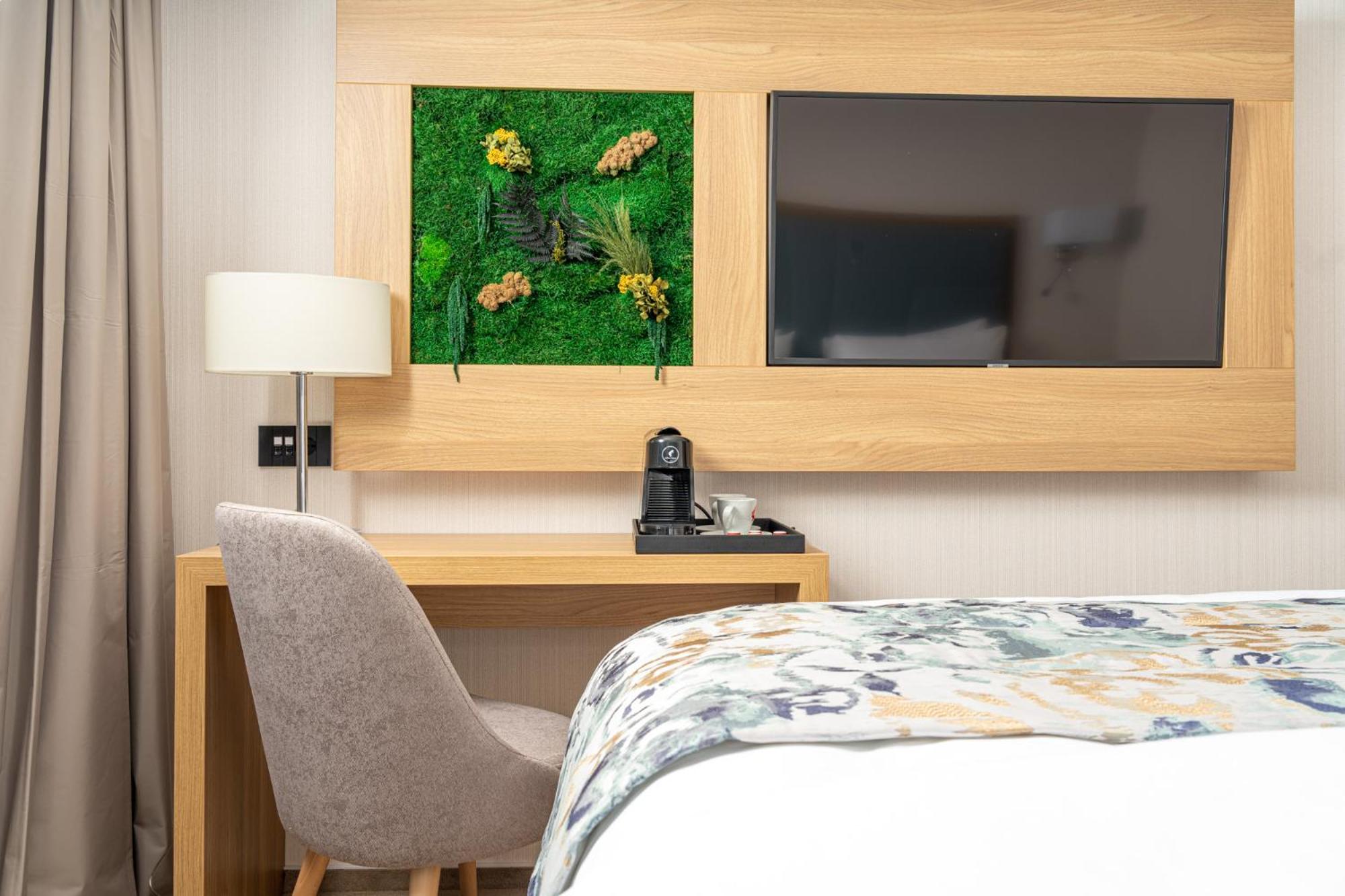 Standard King Room - Photo 1