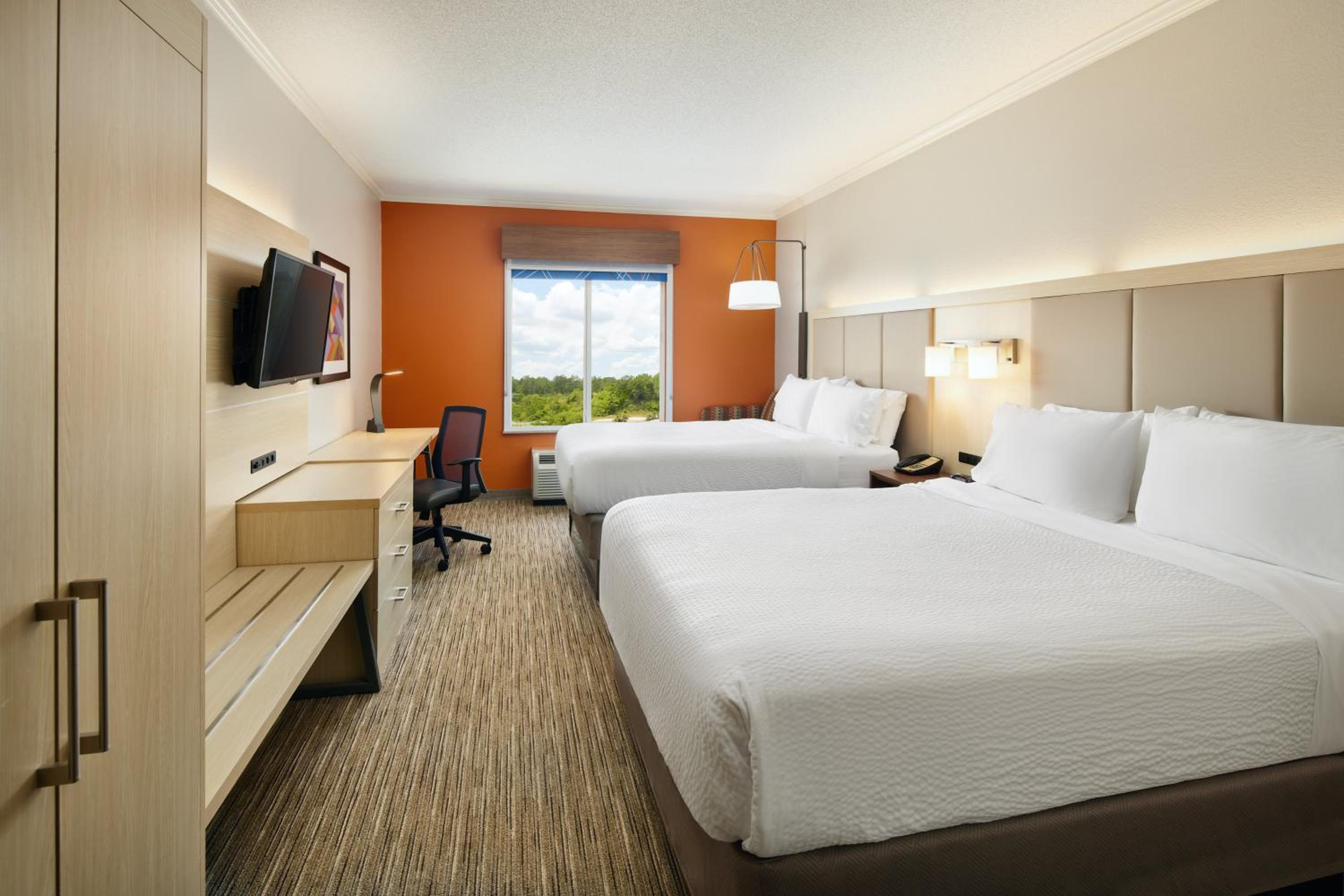 Standard Queen Room with Two Queen Beds - Photo 1