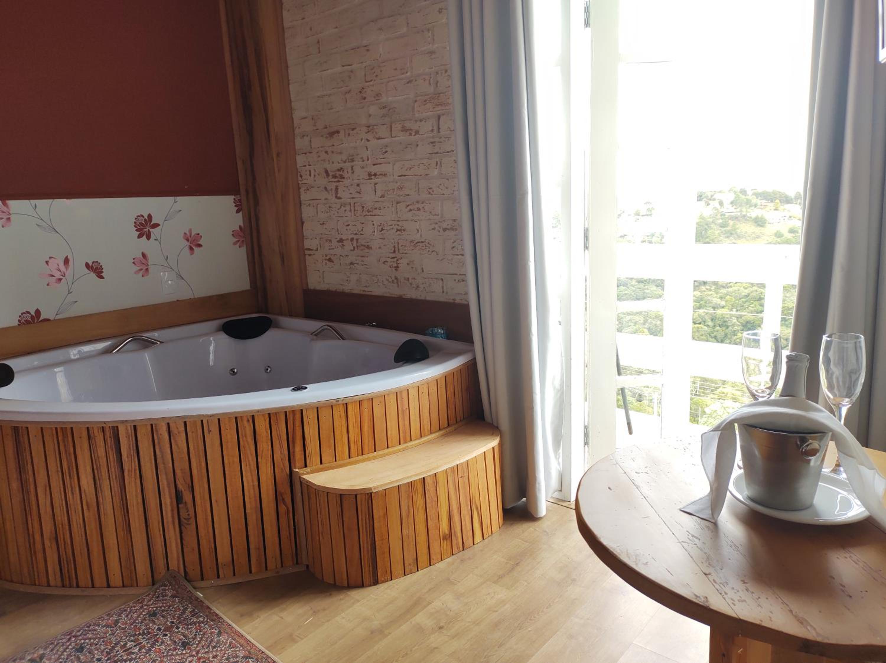 Suite with Spa Bath photo 2
