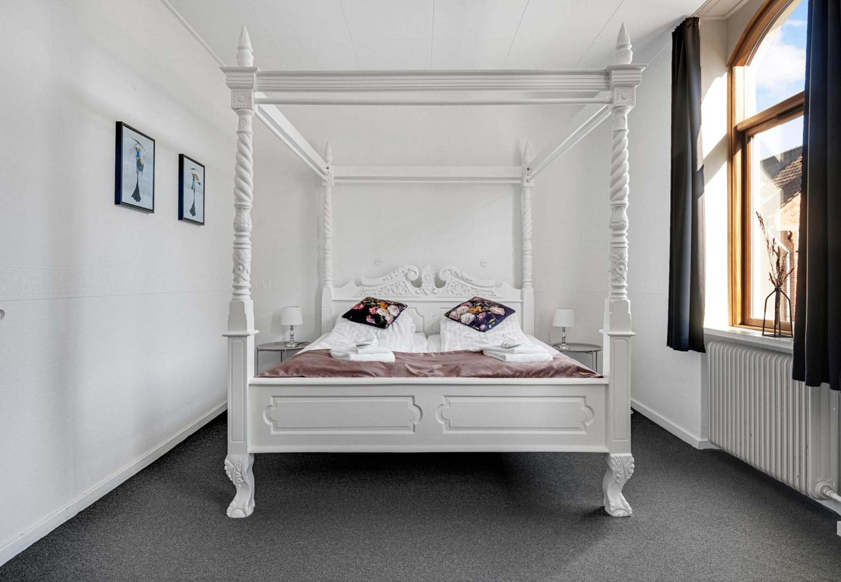 Standard Double/Twin Room photo 2