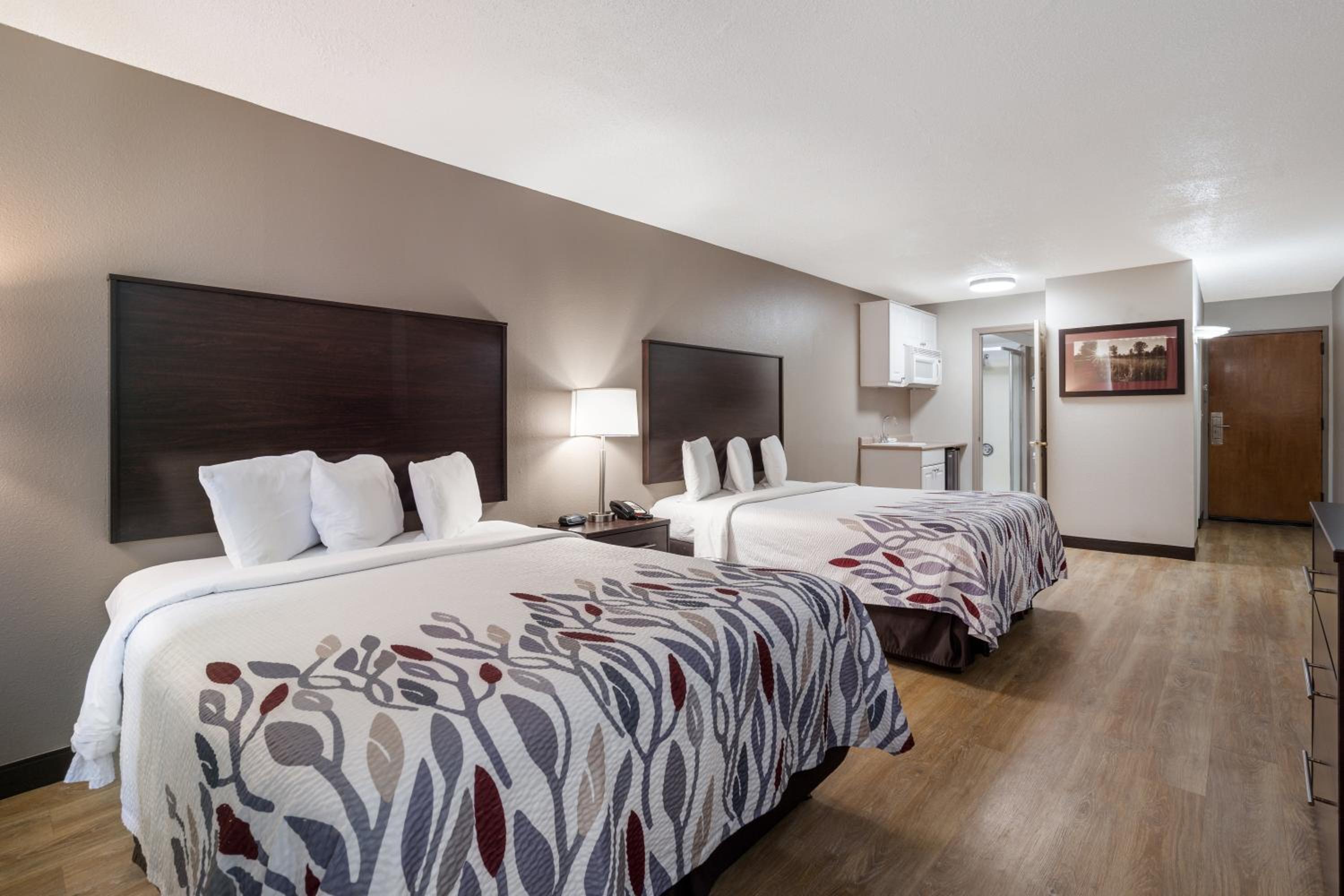 Suite with Two Queen Beds Larger Room with Kitchen Non-Smoking photo 1