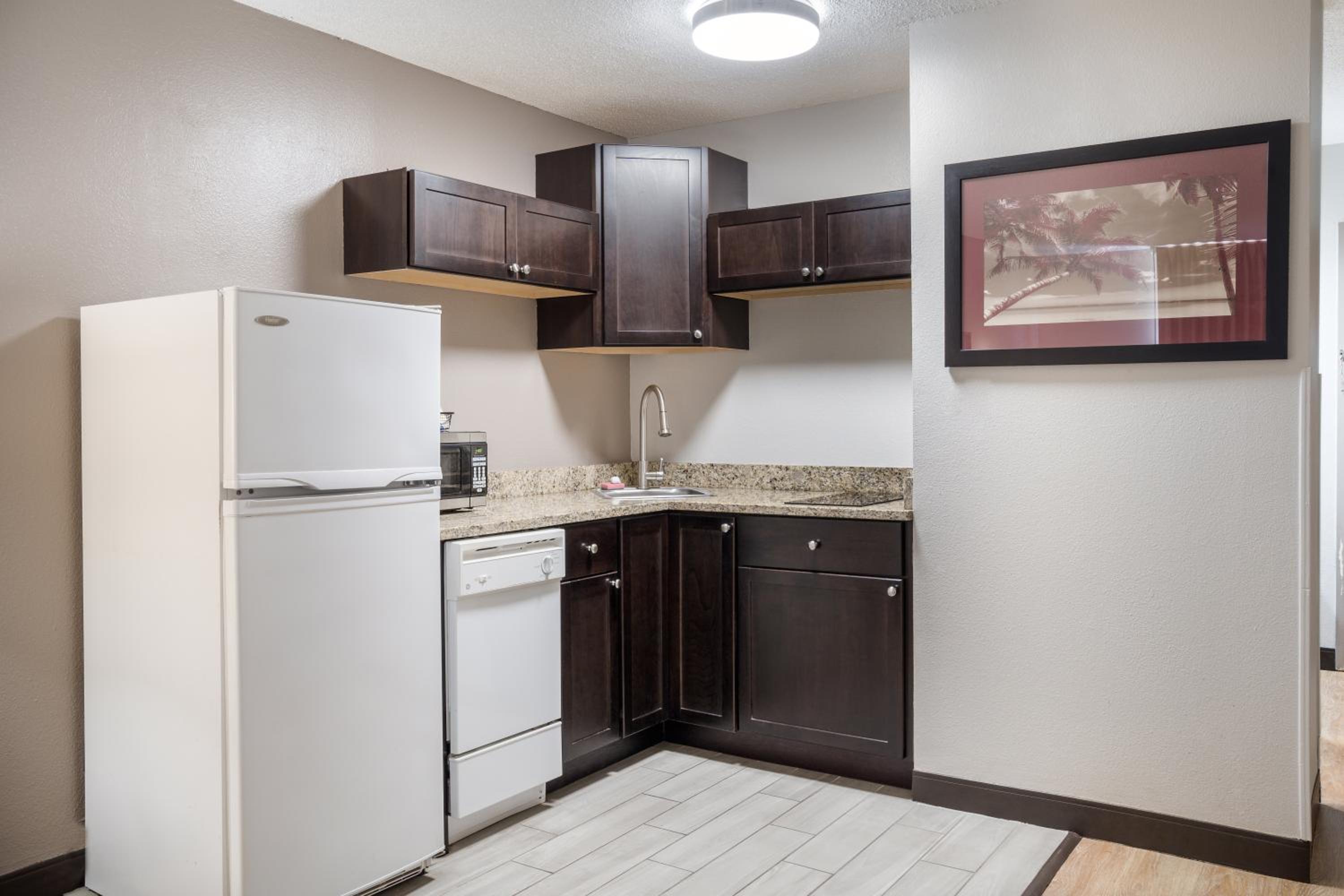 Suite King with Kitchen Non-Smoking photo 2