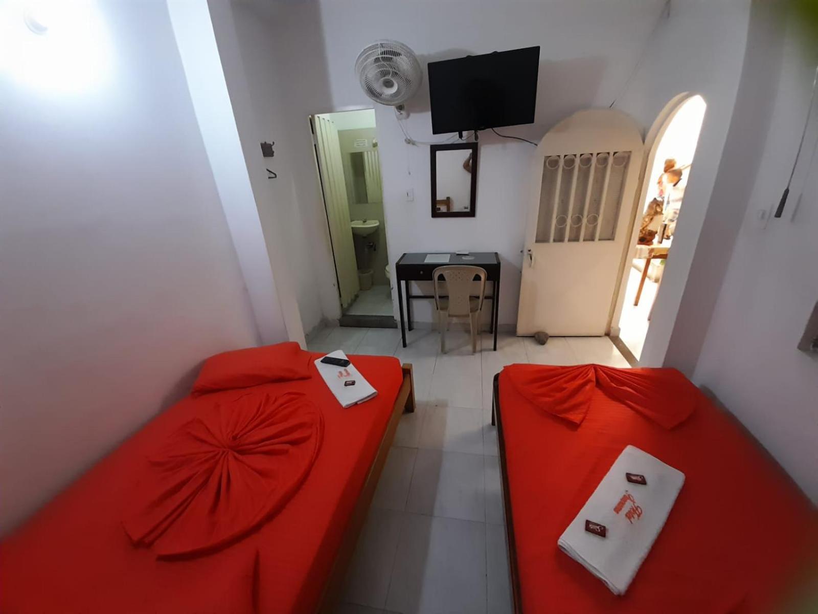 Standard Twin Room photo 2