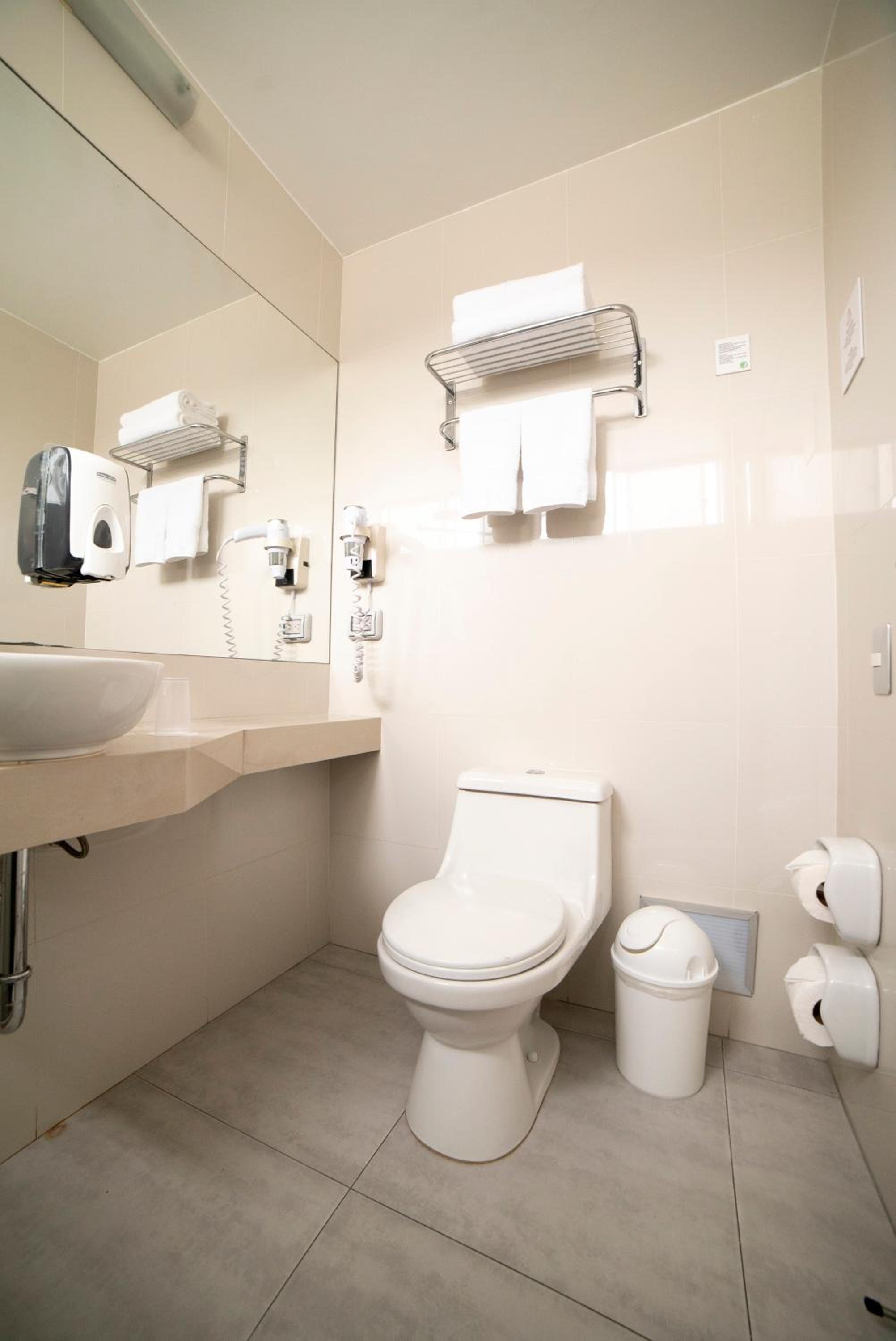 Double Room - Photo 7