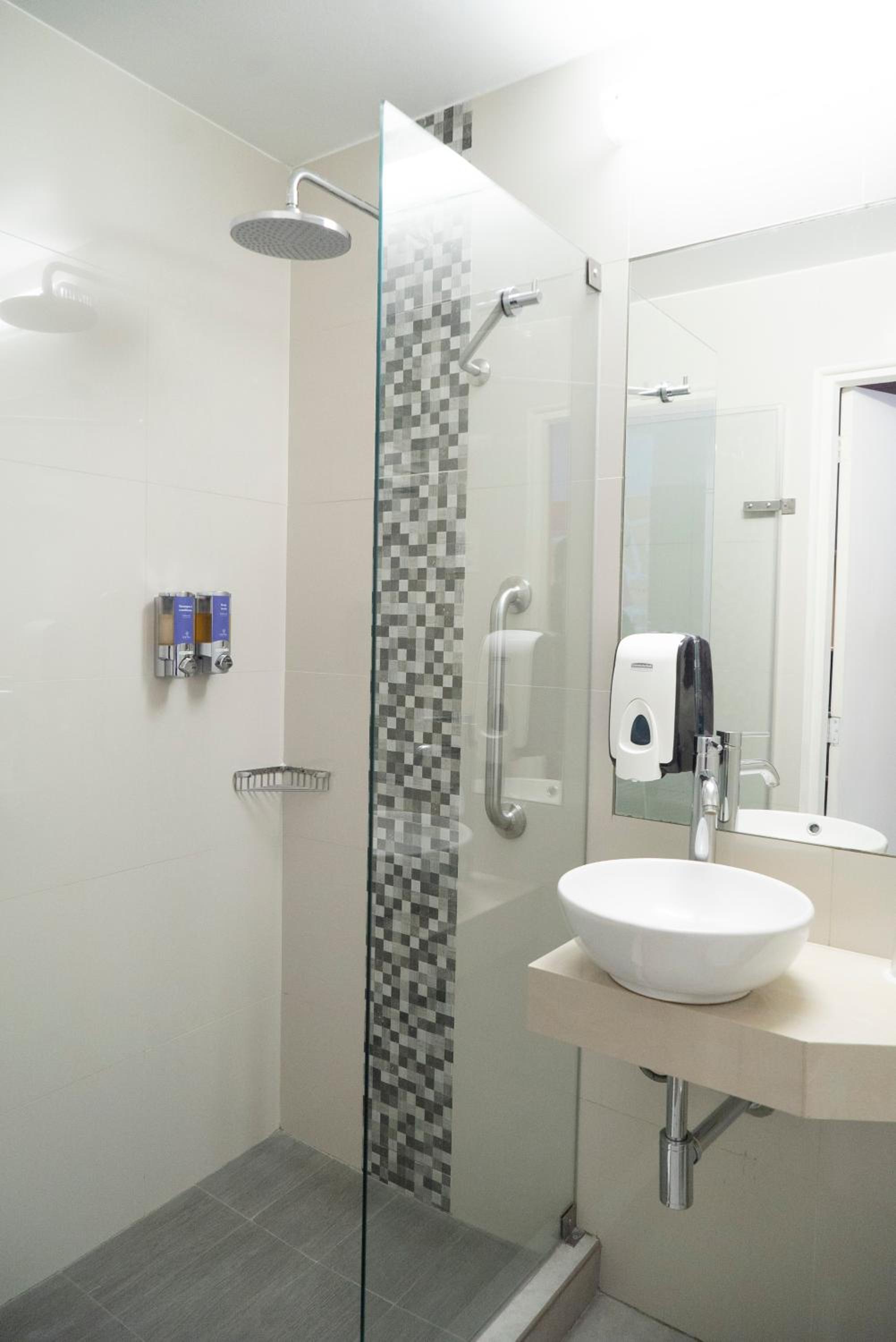 Double Room - Photo 6