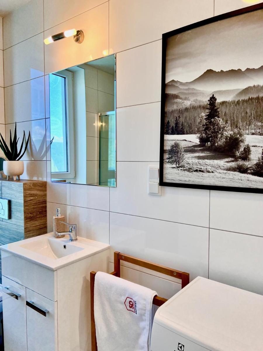 One-Bedroom Apartment - Photo 12