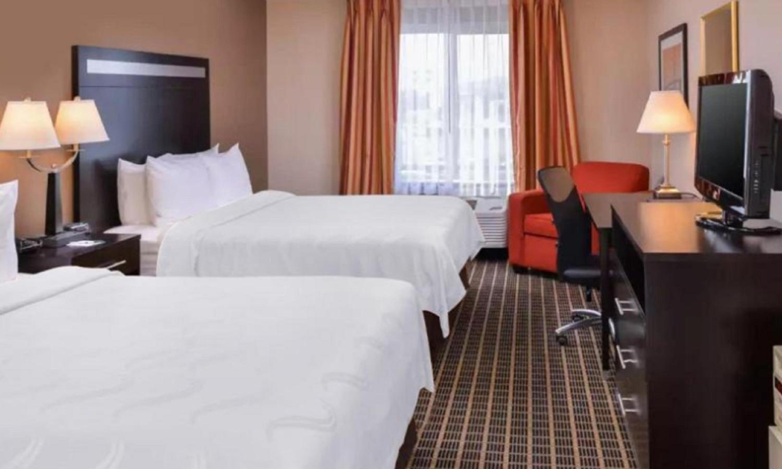 Double Queen Room - Photo 3