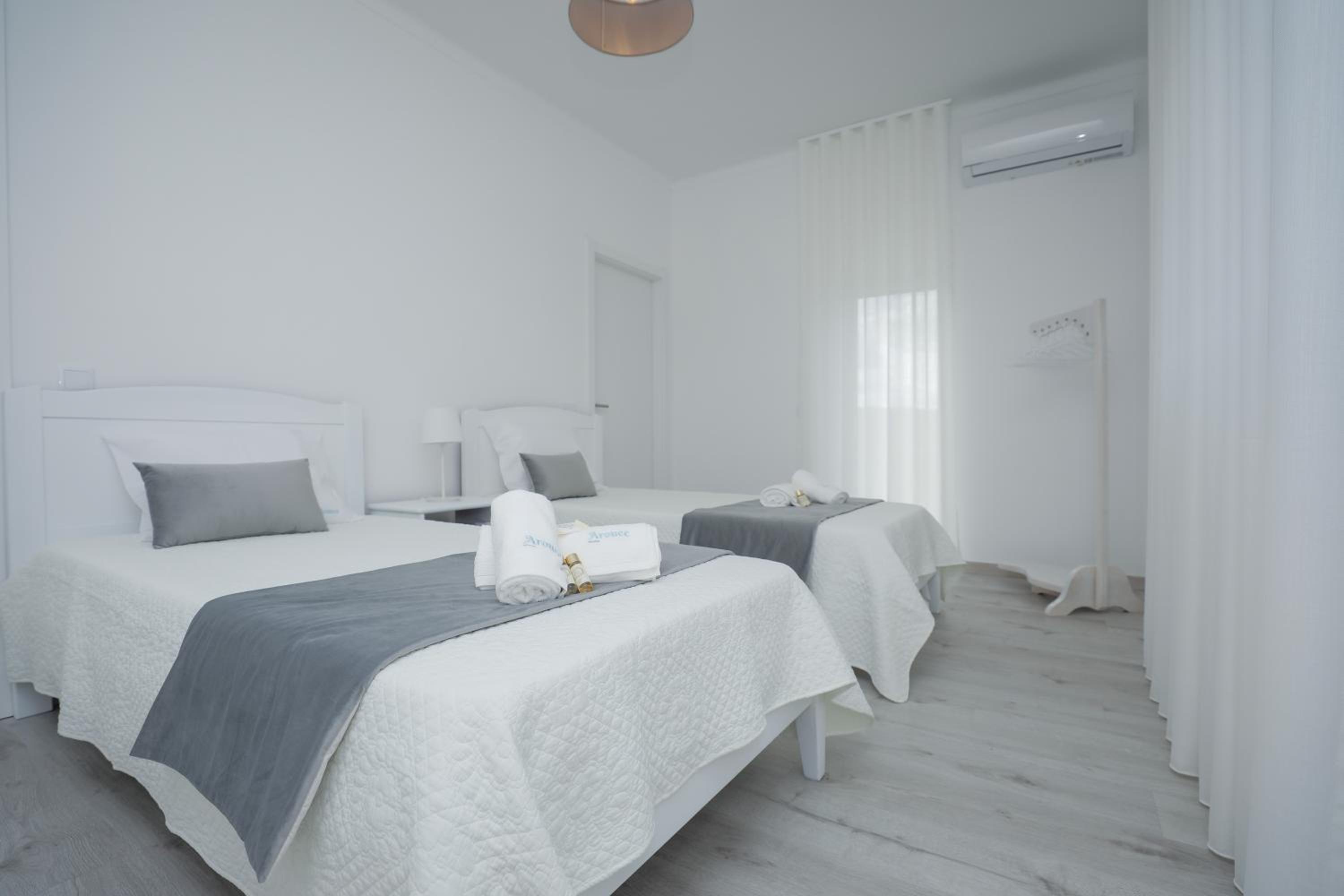 Twin Room - Photo 1