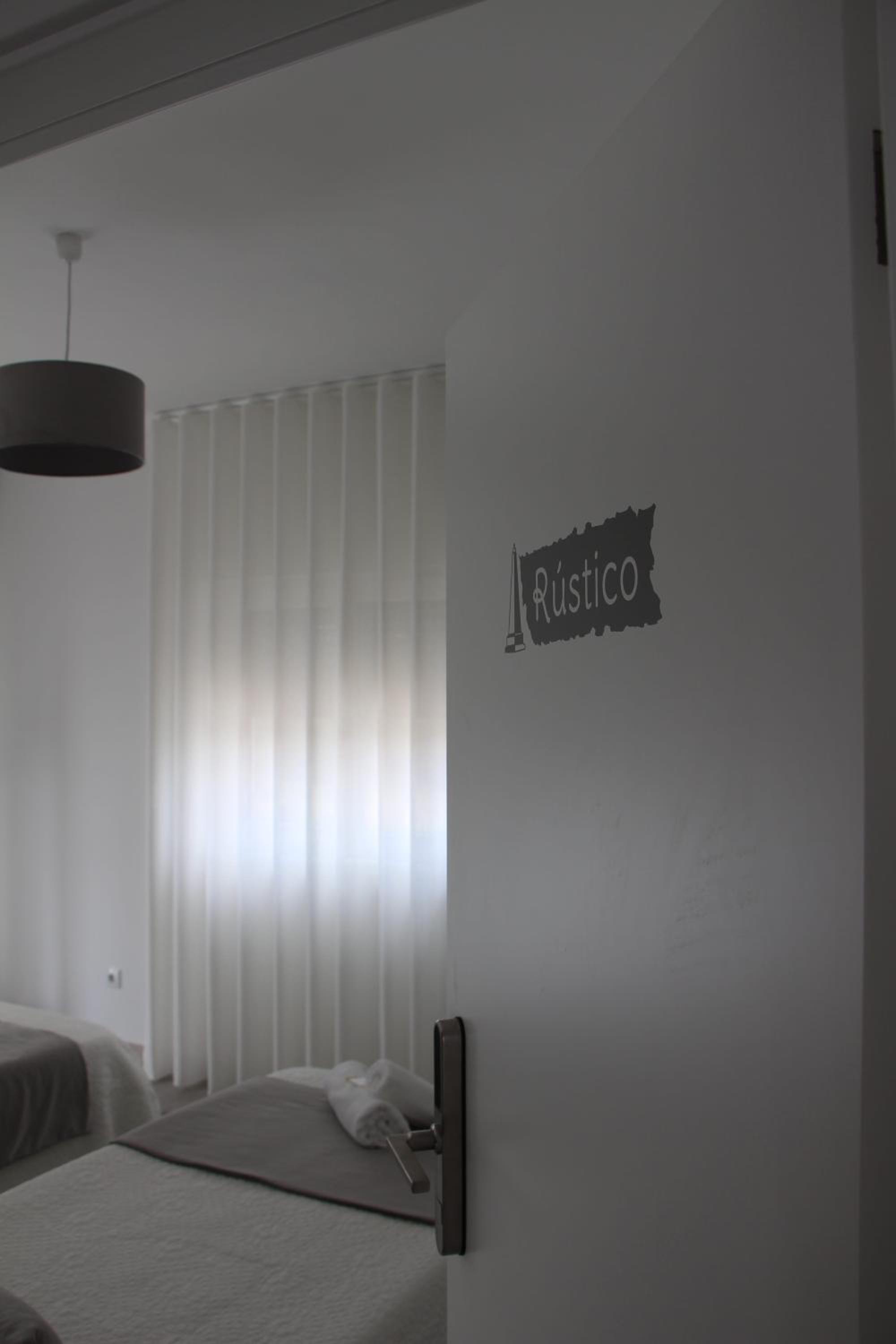 Twin Room - Photo 13