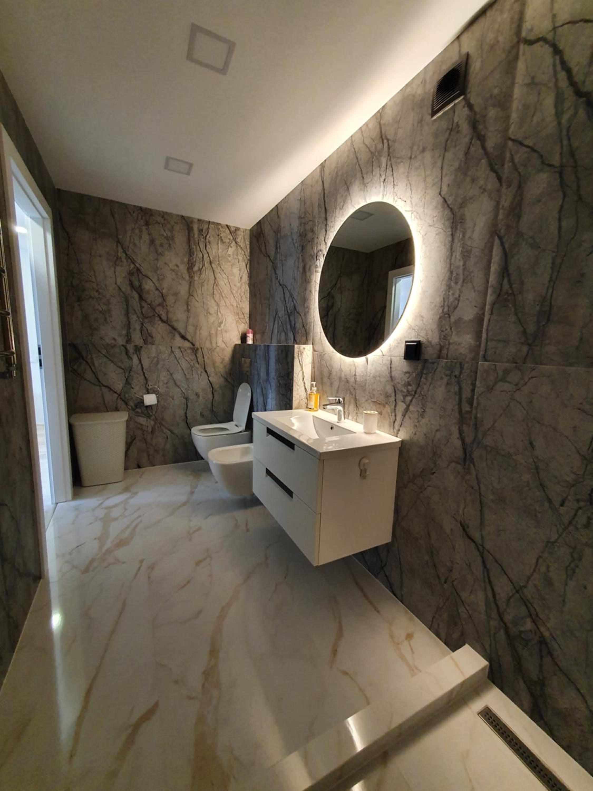 Two-Bedroom Apartment - Photo 19