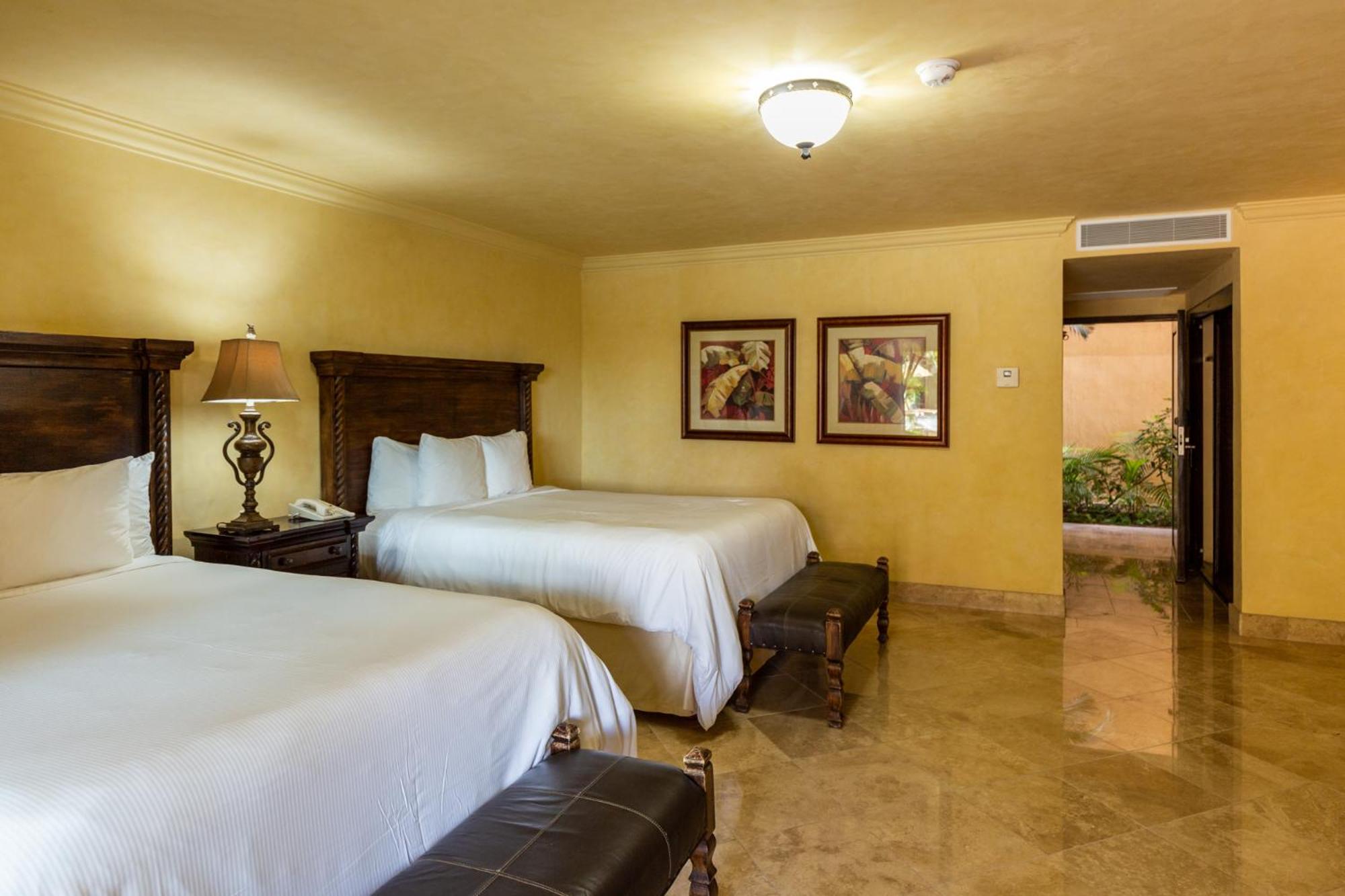 Luxury Suite with Ocean View - Photo 37