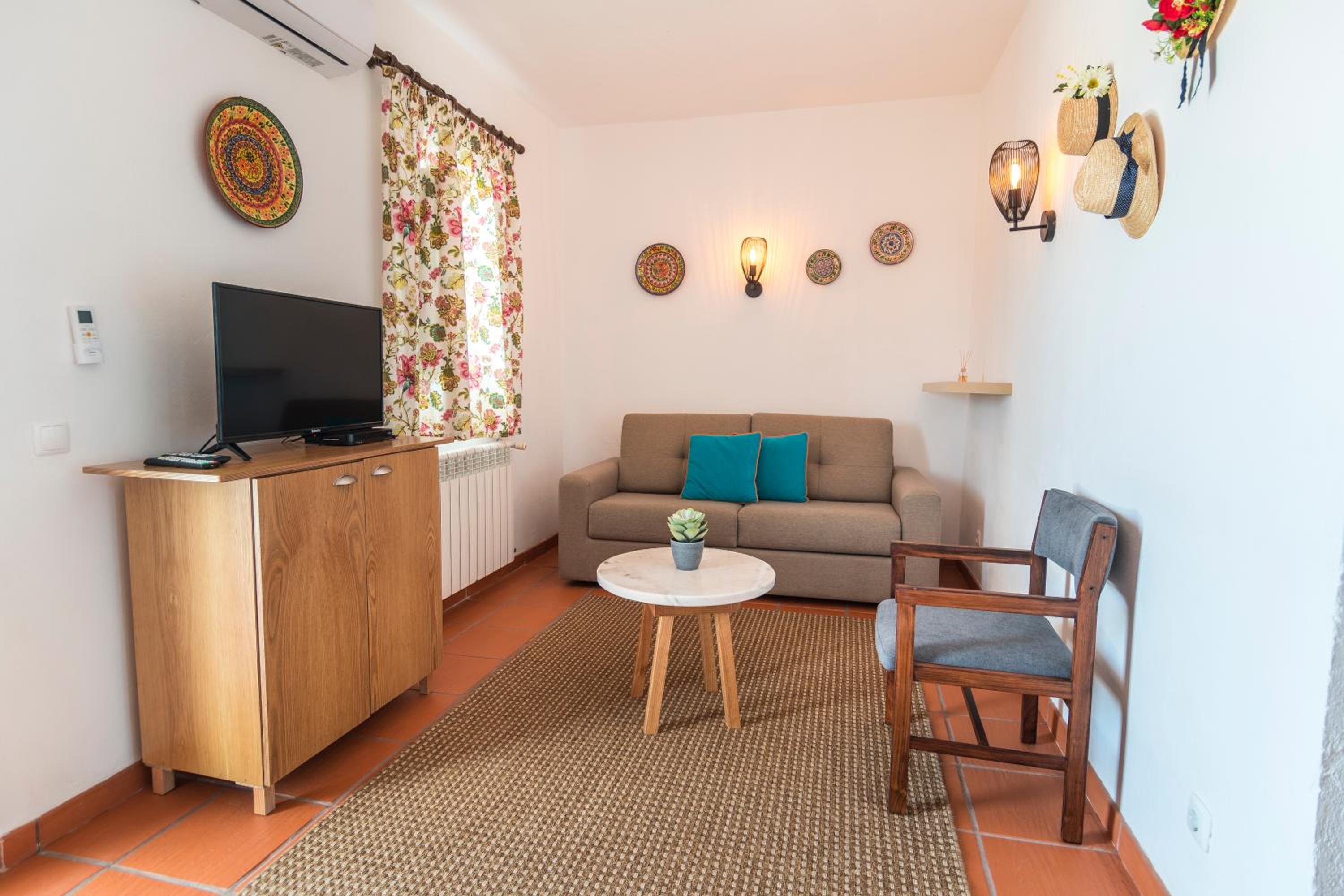 Apartment with Pool View  photo 2