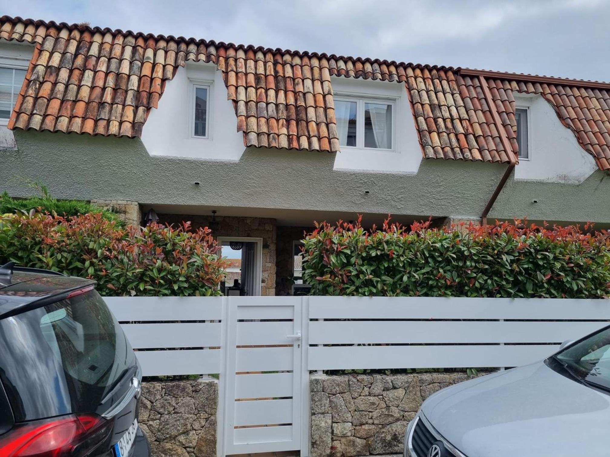 Three-Bedroom House photo 2