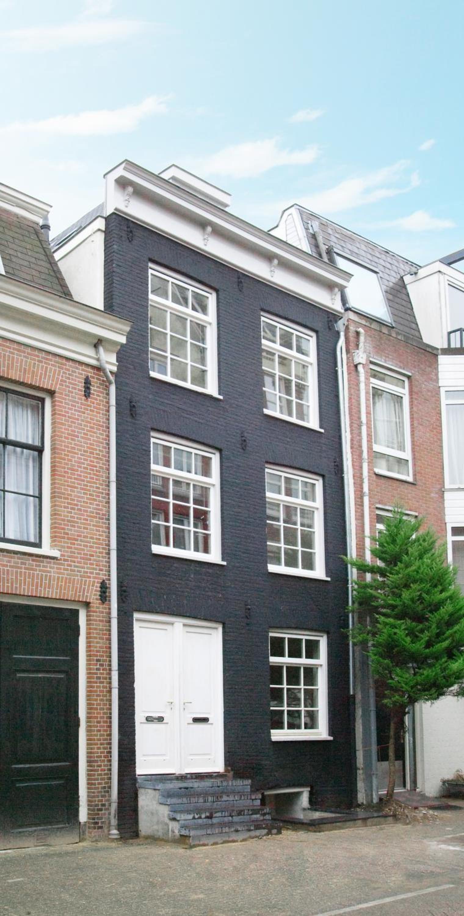 Studio Apartment with Street View photo 3