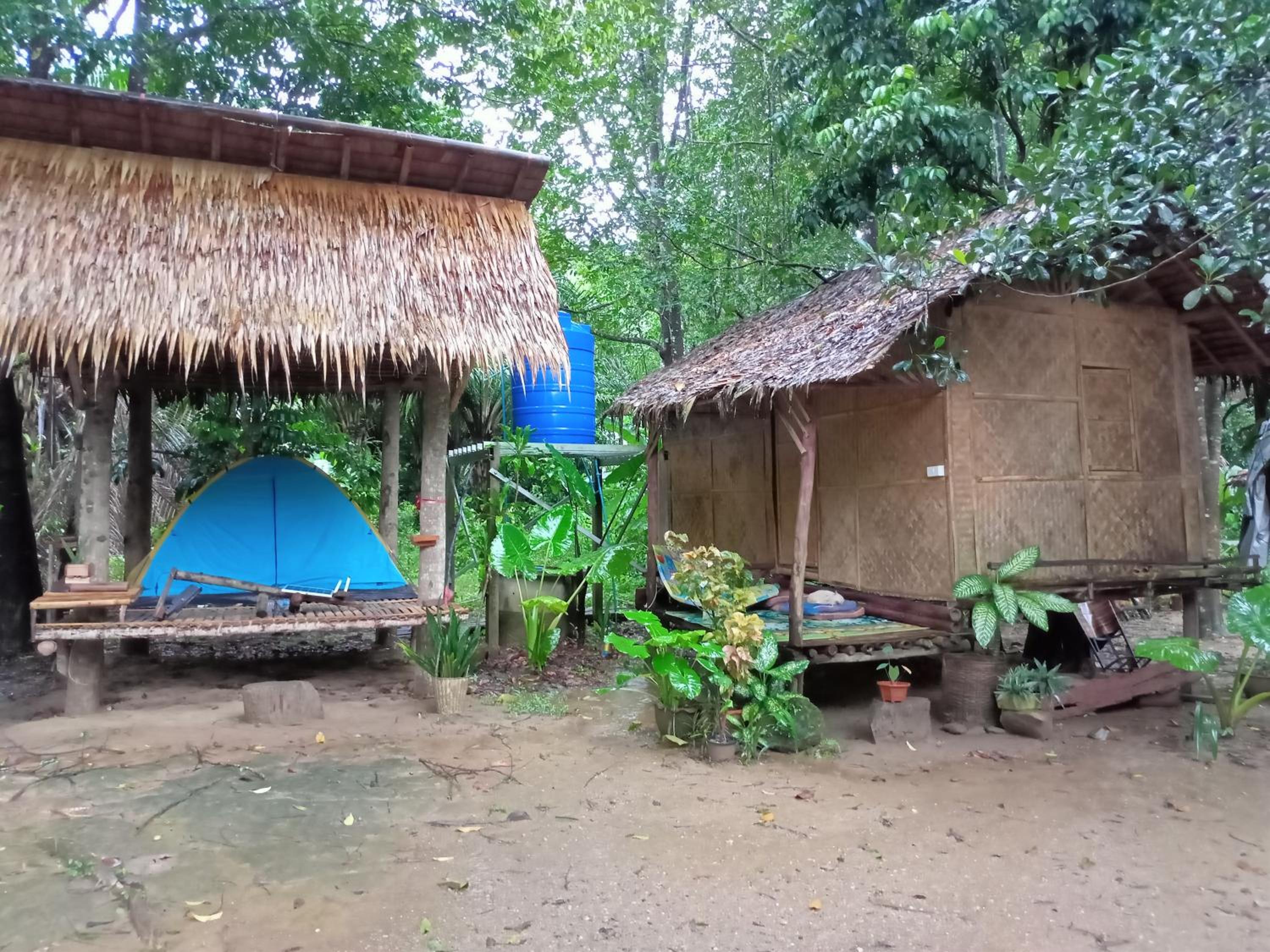 Tent - Photo 15