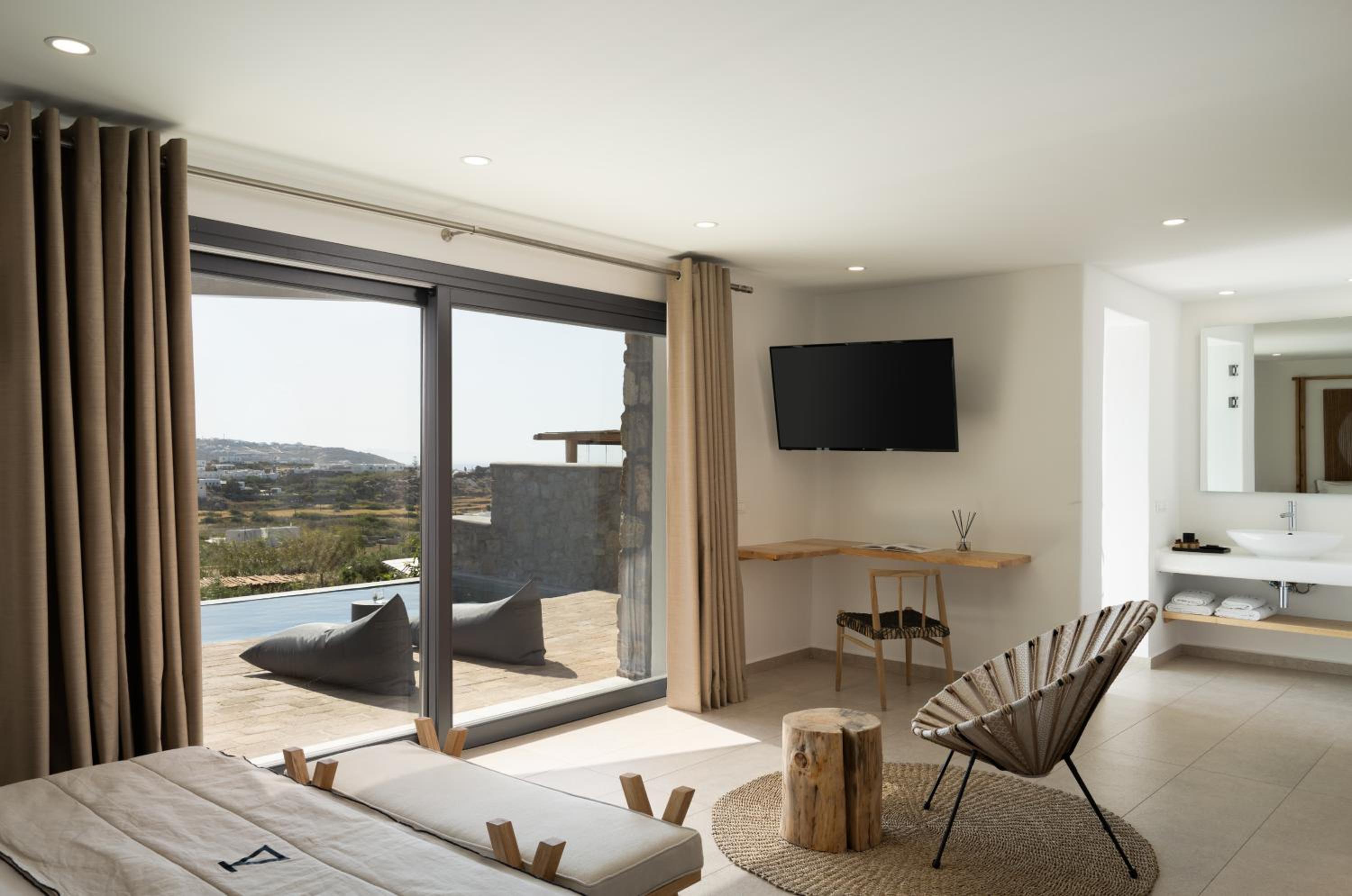 Junior Suite with private pool (Elia) - Photo 4
