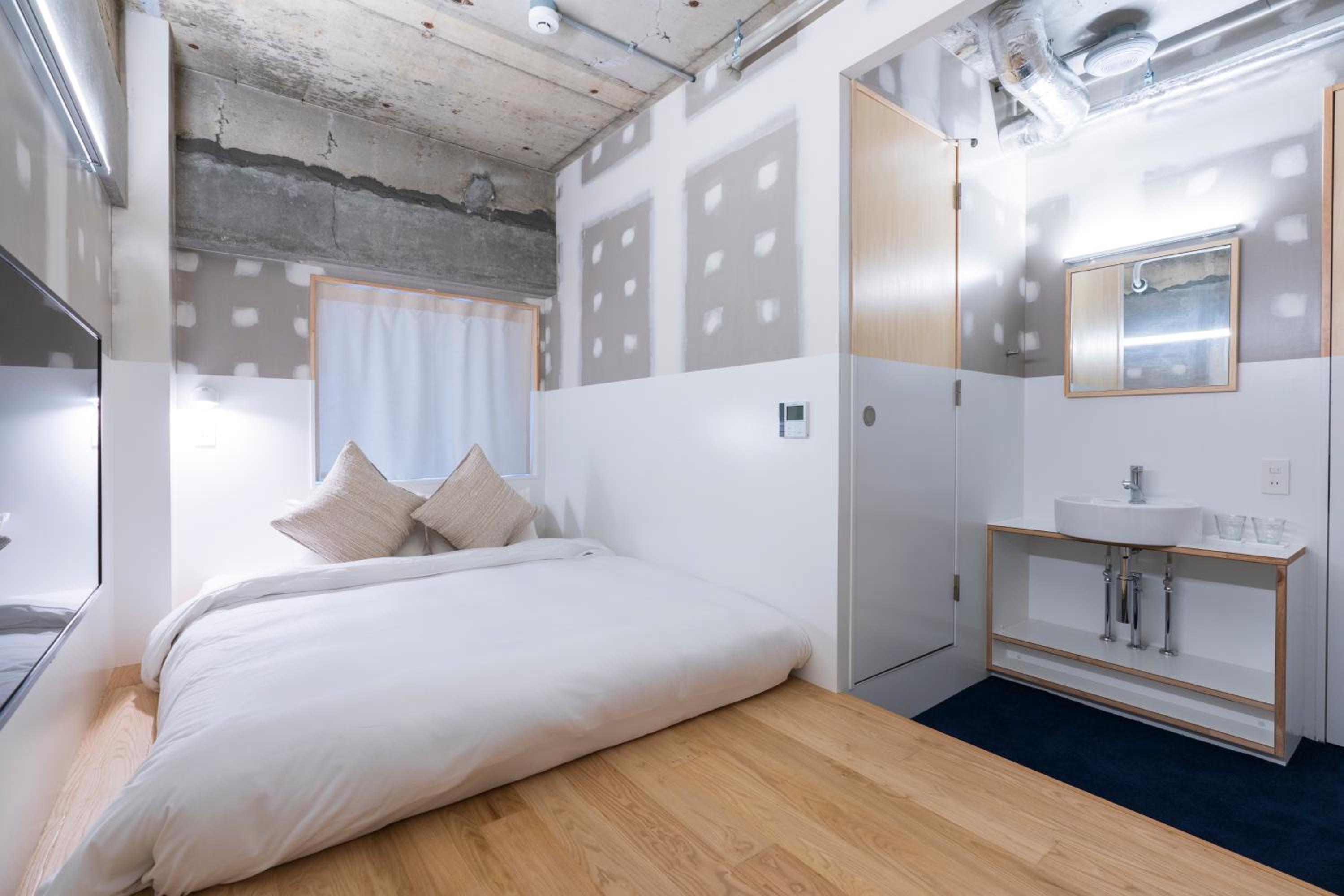 Quadruple Room TypeB - Photo 6