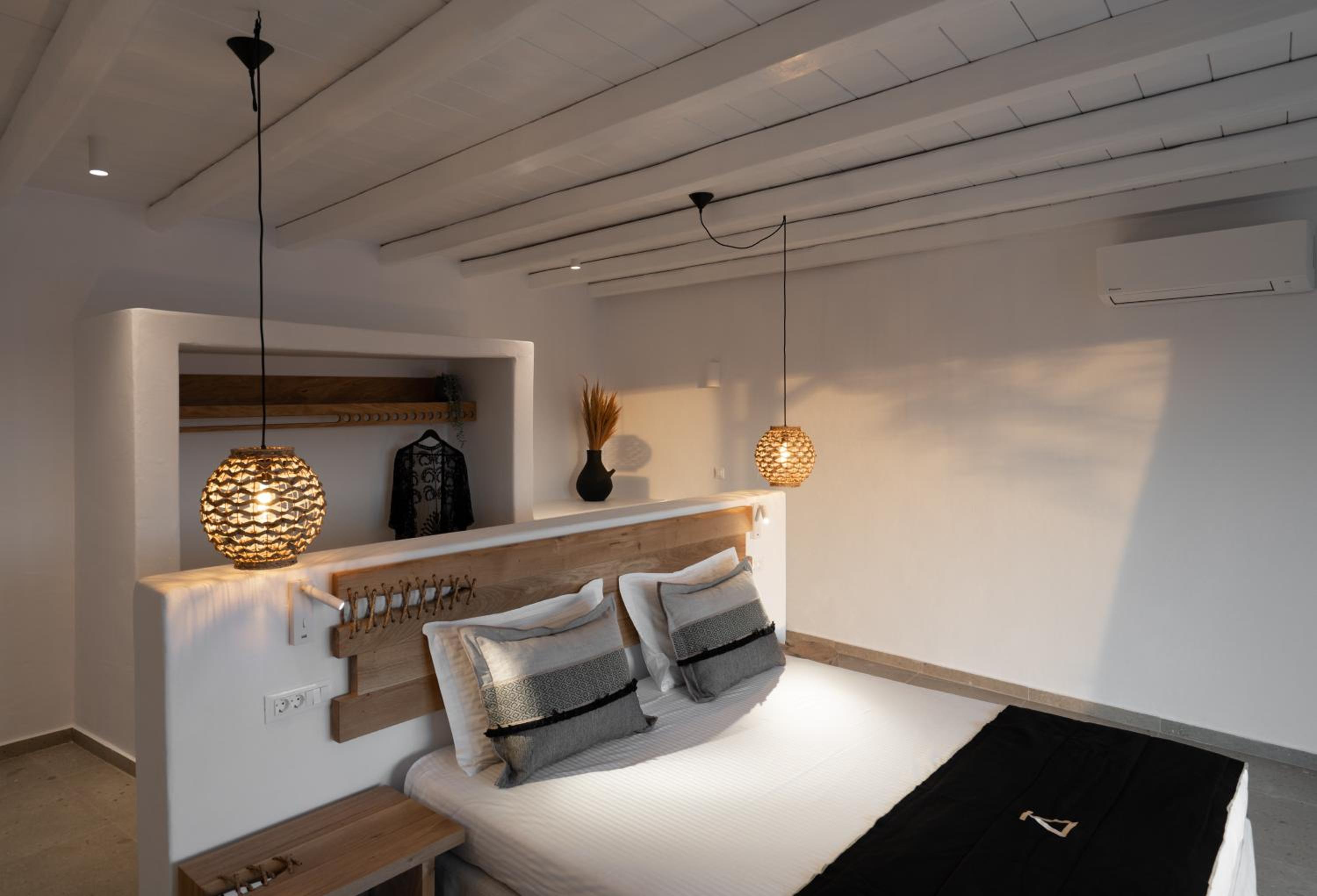 Deluxe 2 Connecting Suites with Private Pool (Delos)
