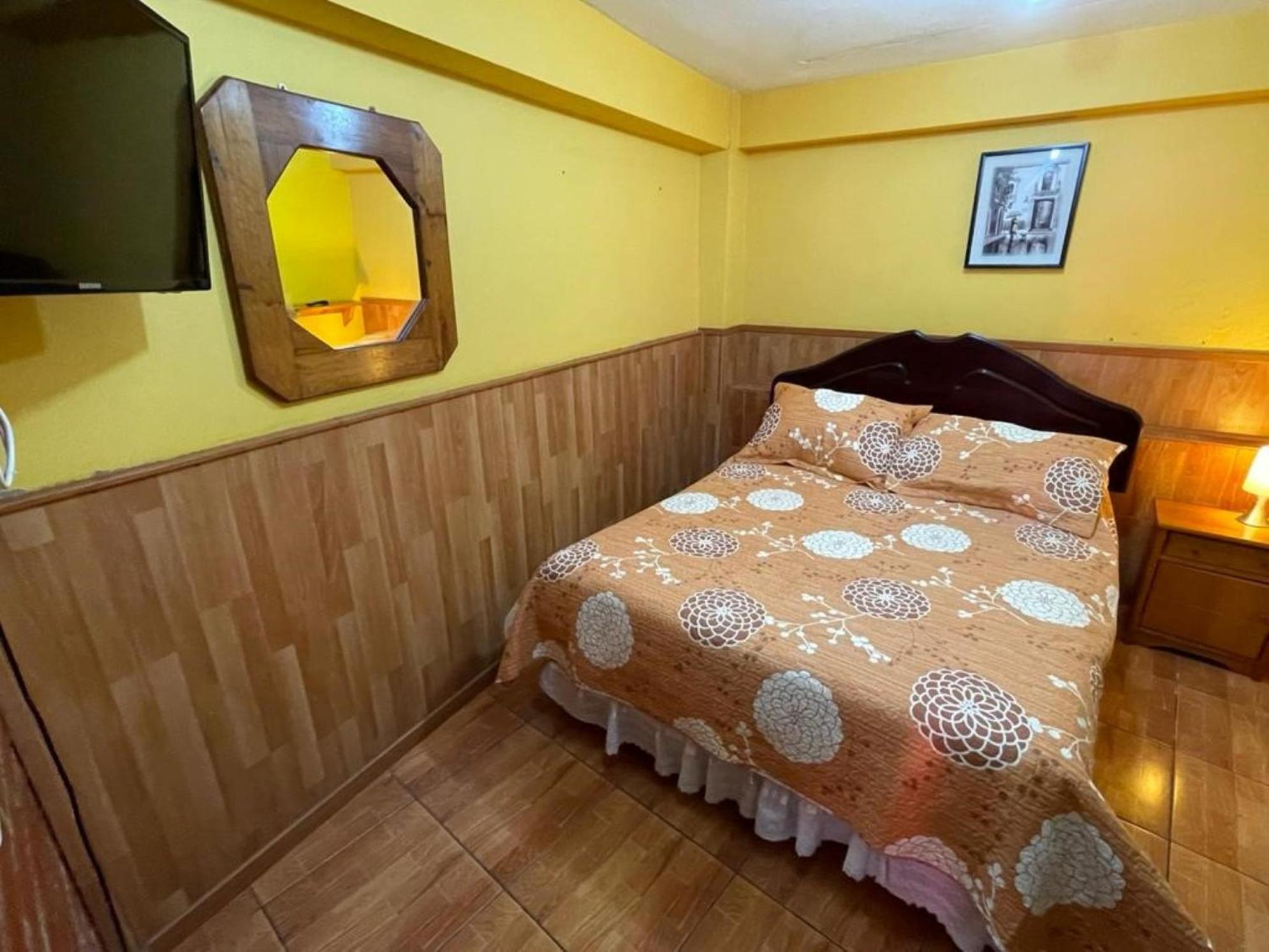 Double Room with Private Bathroom photo 1