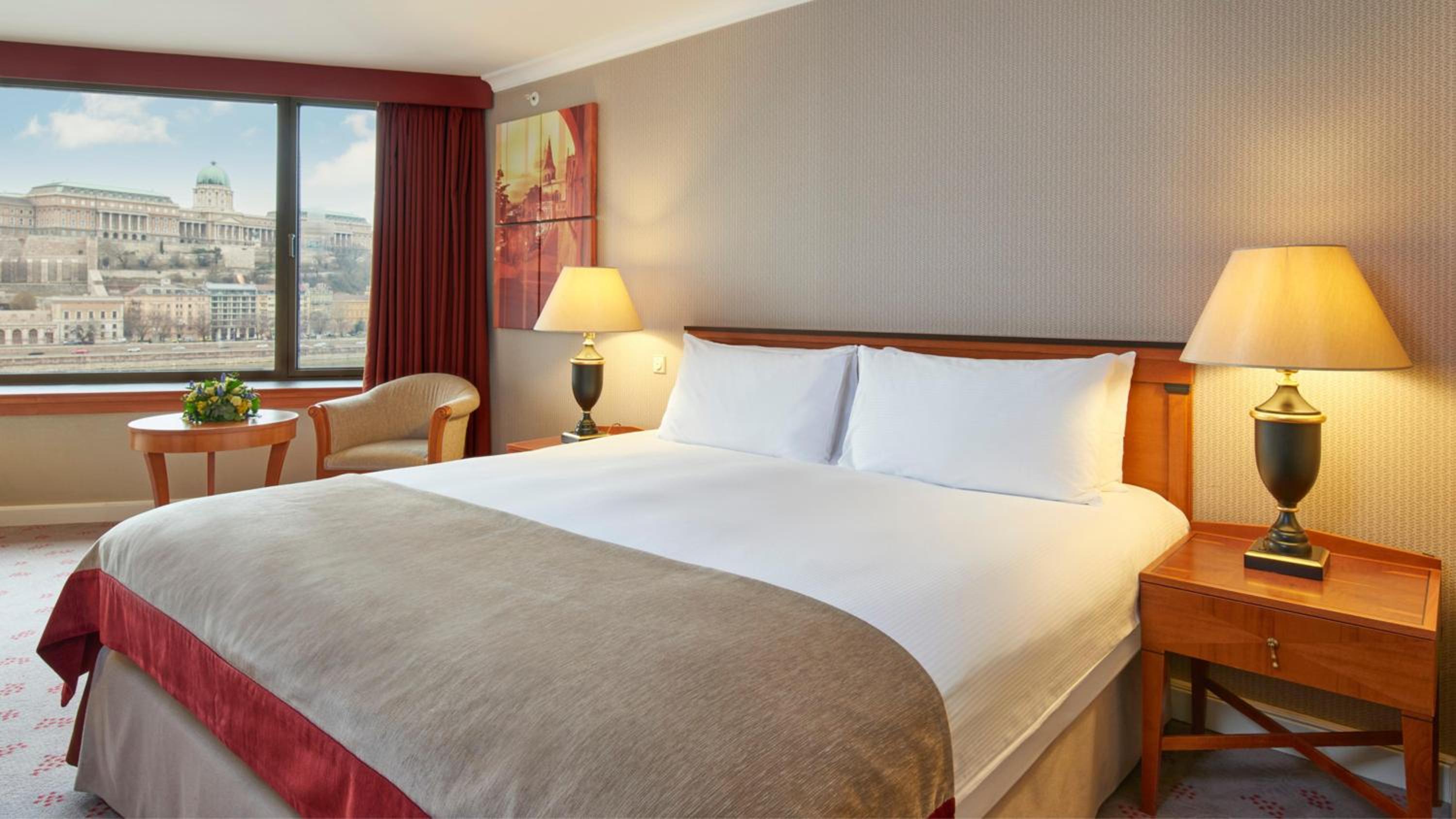 Premium King Room with River View - Photo 4