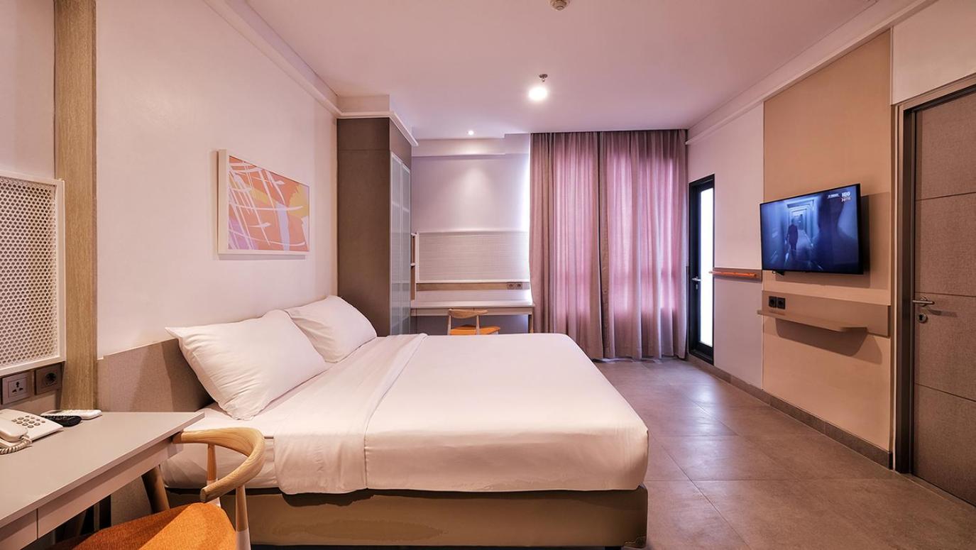 Deluxe King Room - Photo 5