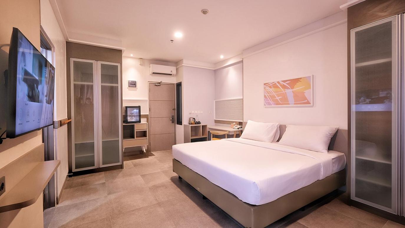 Deluxe King Room - Photo 1