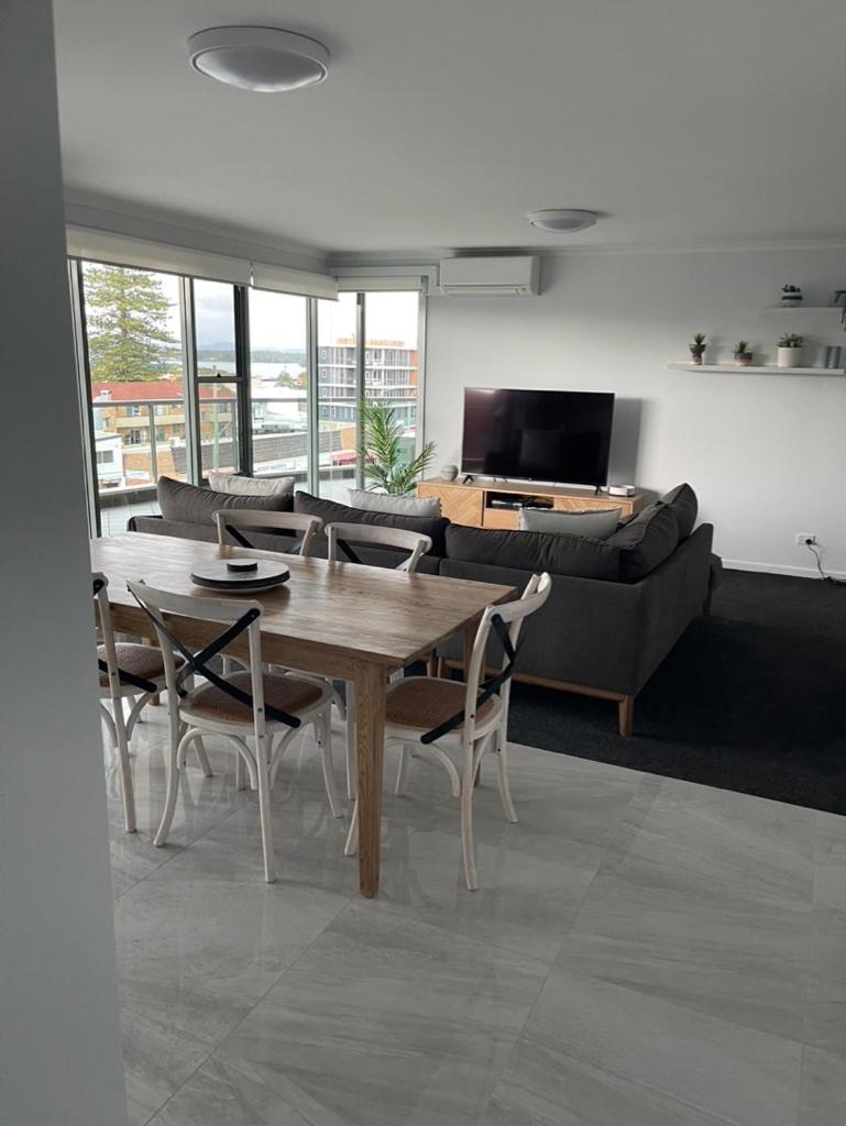 Apartment with Lake View