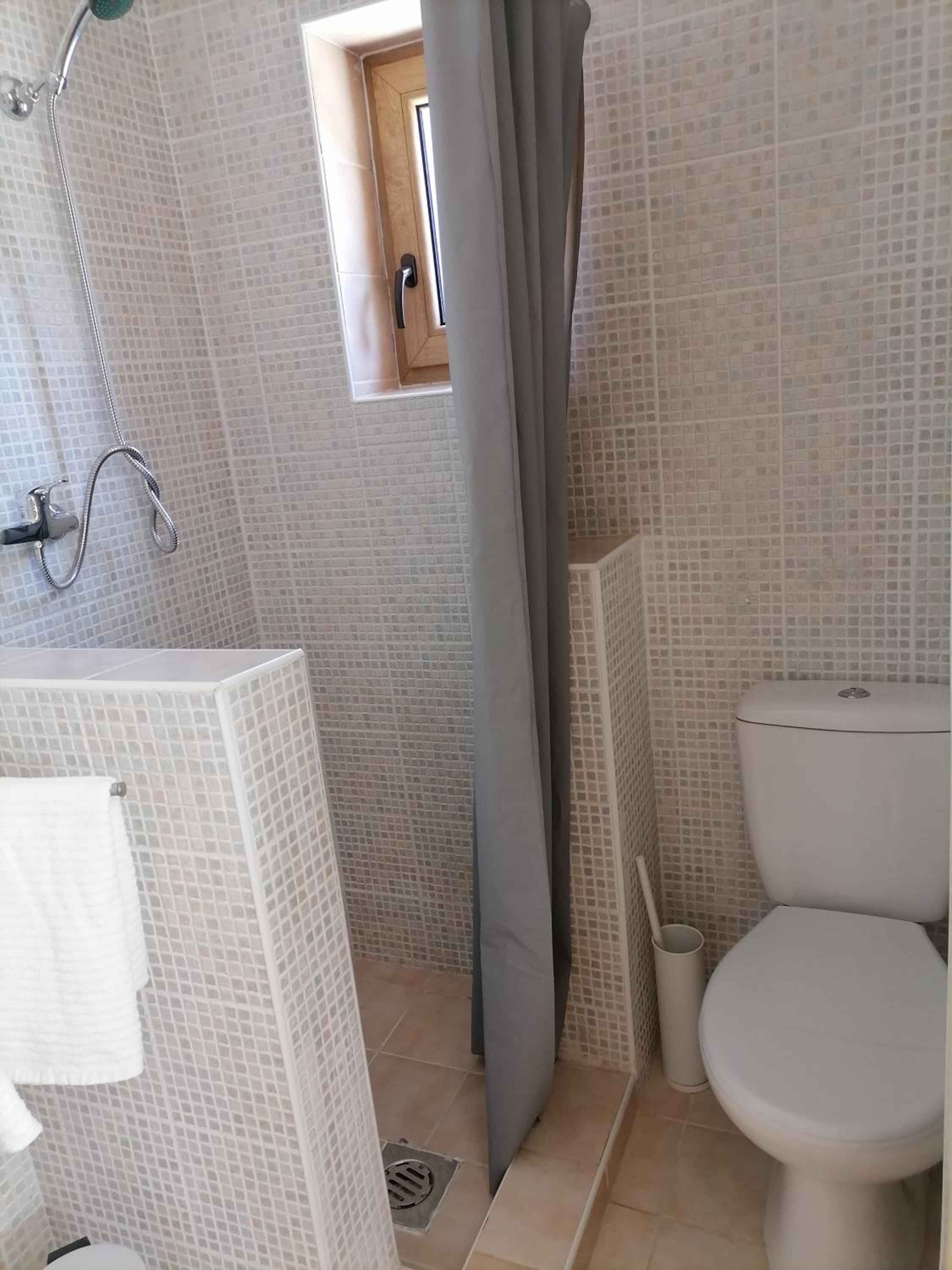 Two-Bedroom House - Photo 45