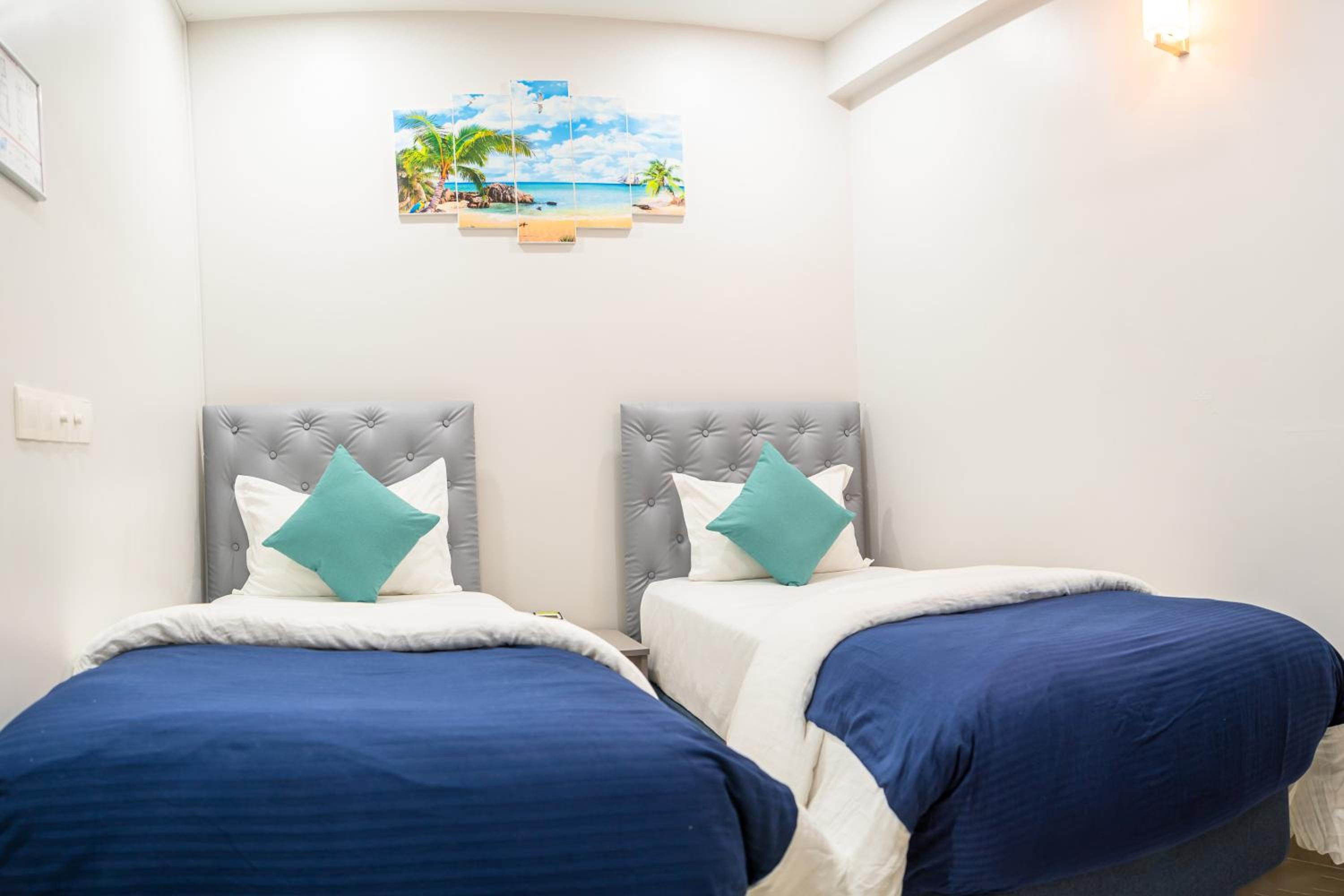 Deluxe Double or Twin Room - Photo 7