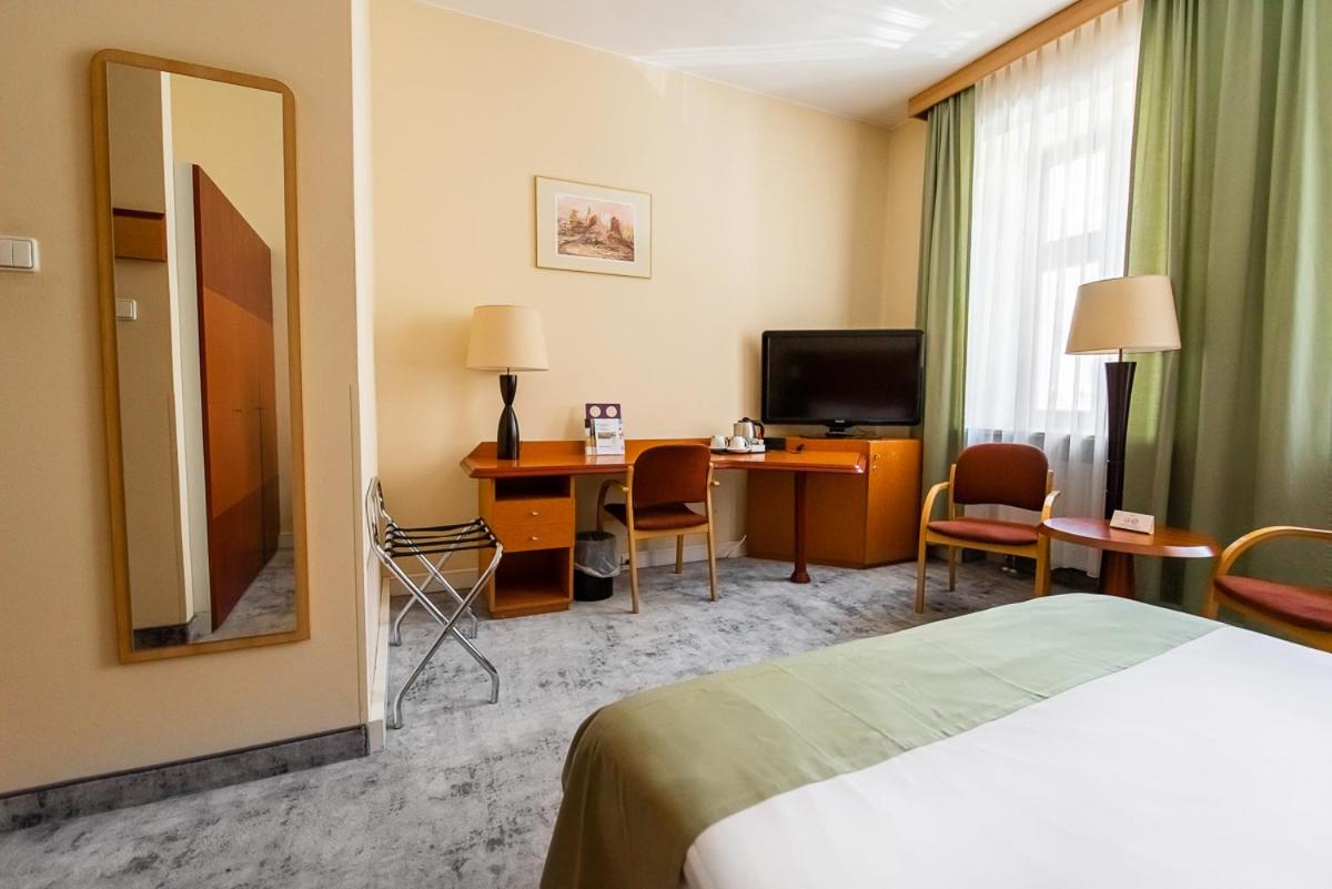 Standard Double Room - Photo 6