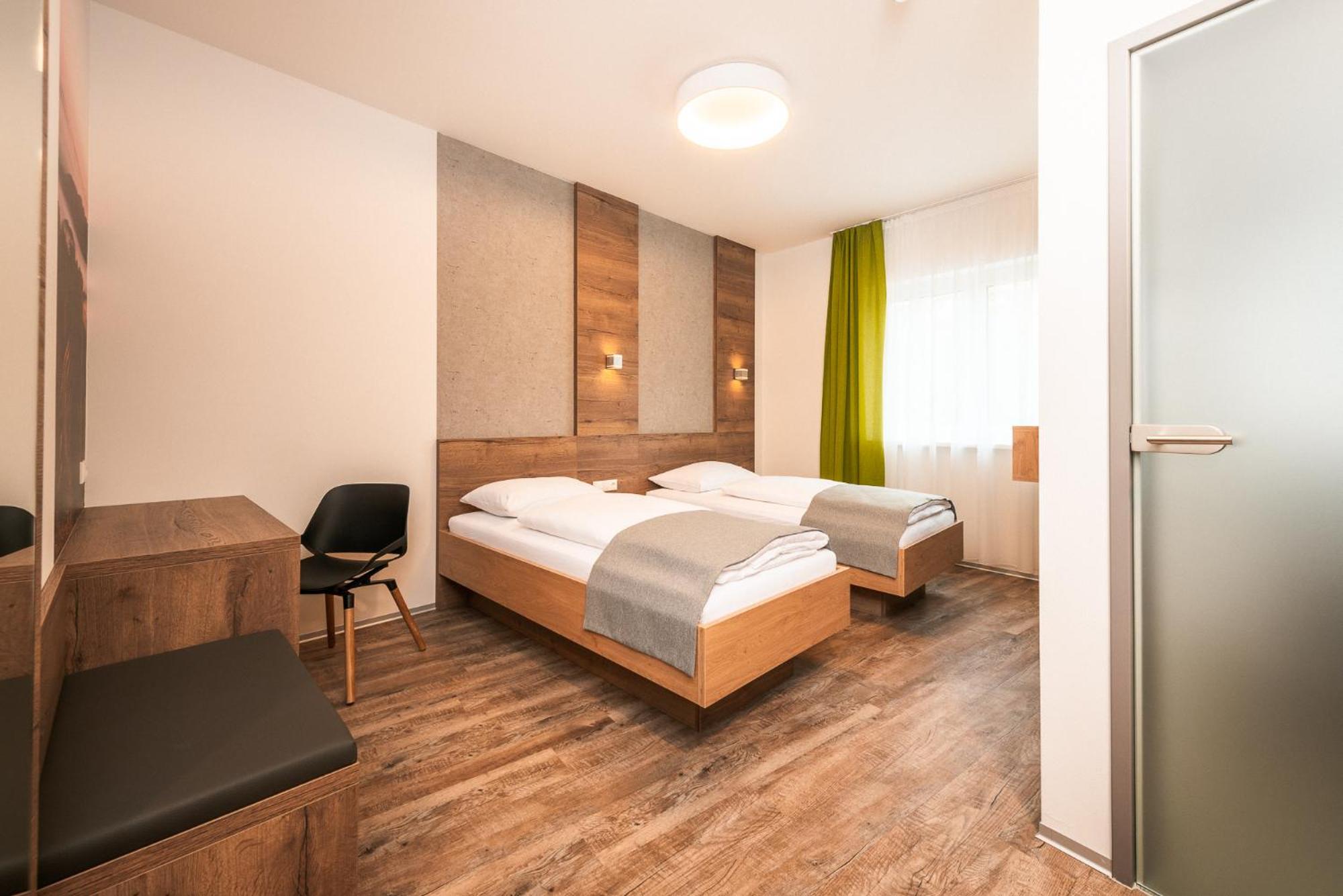 Twin Room - Photo 7