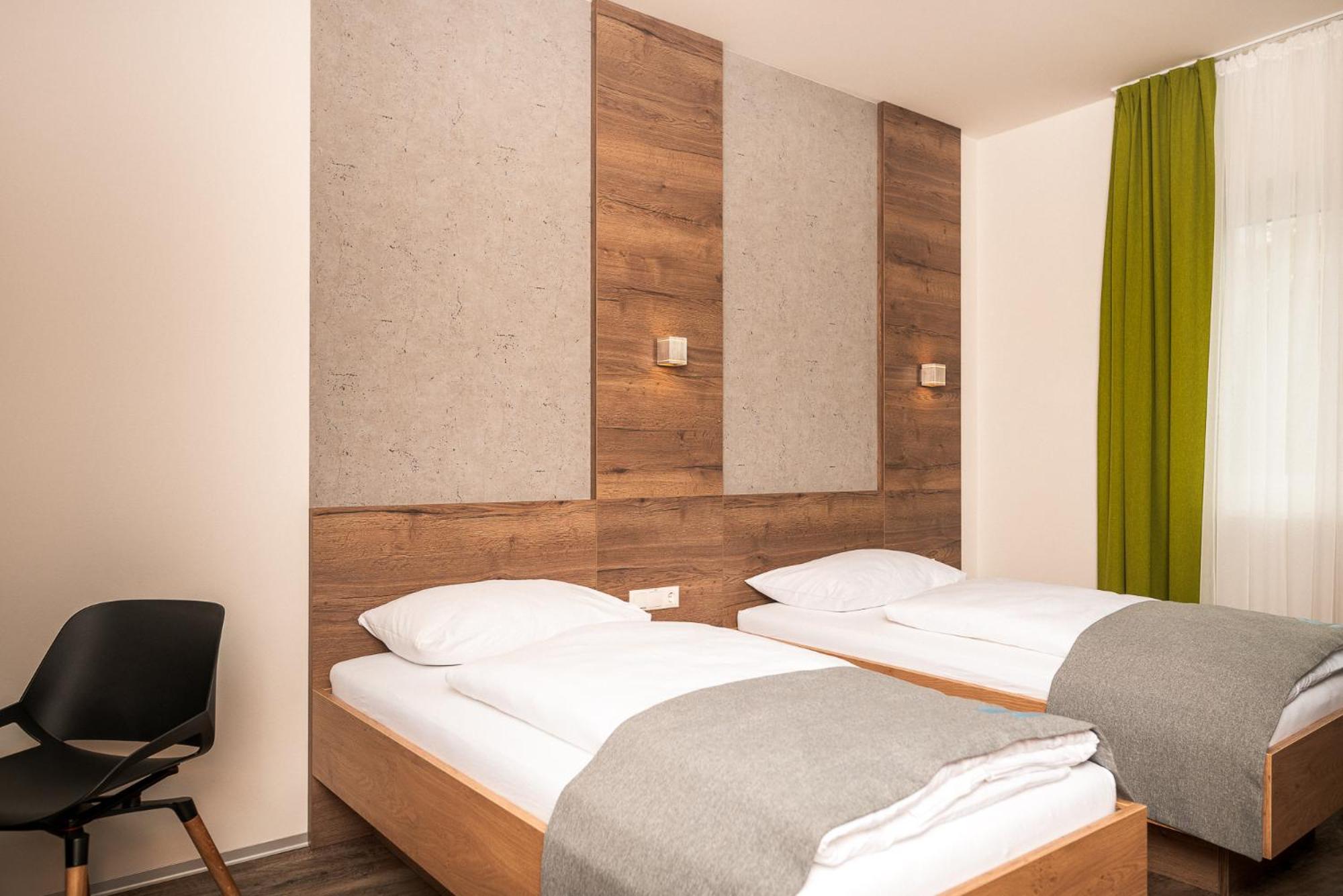 Twin Room - Photo 2