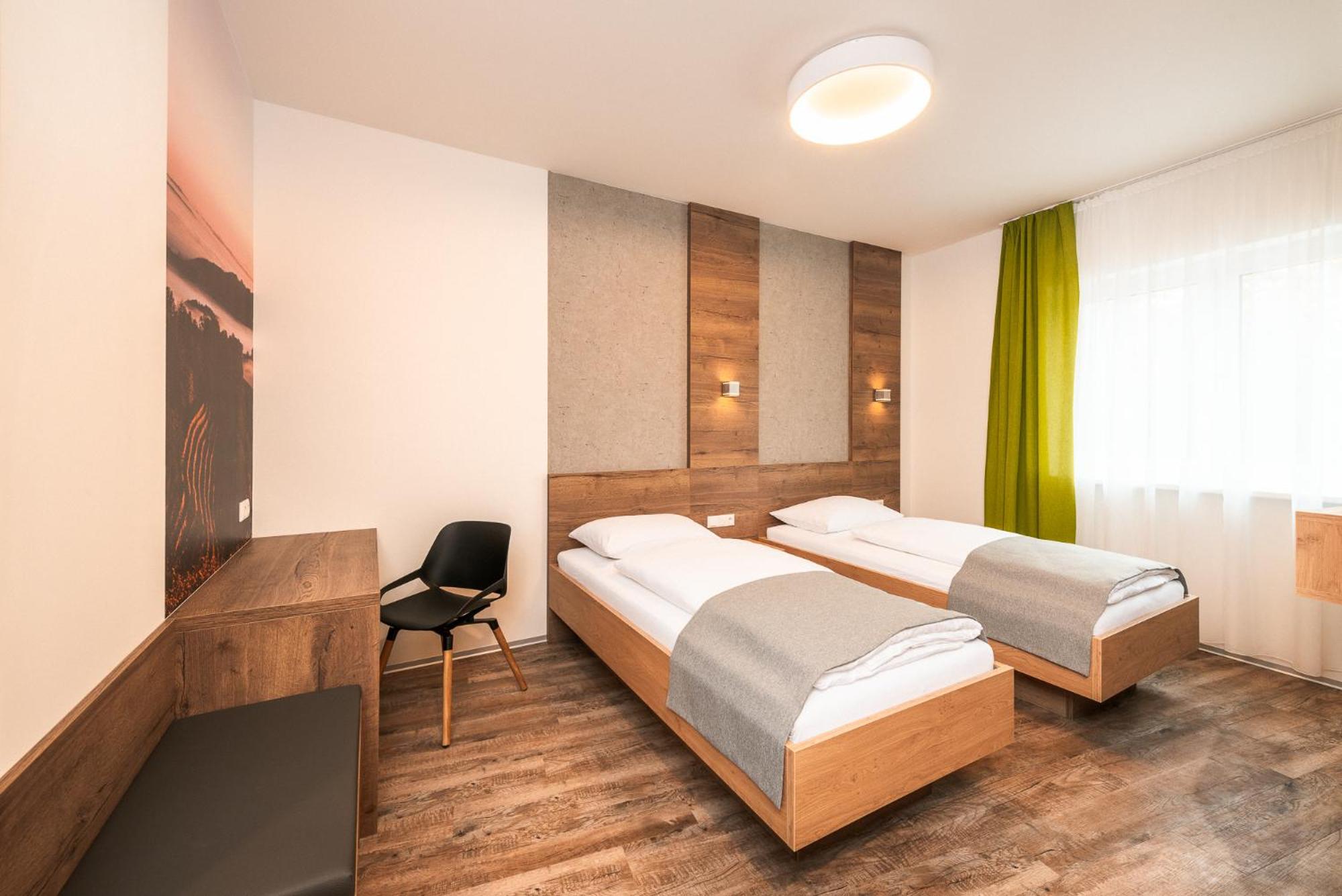 Twin Room - Photo 3