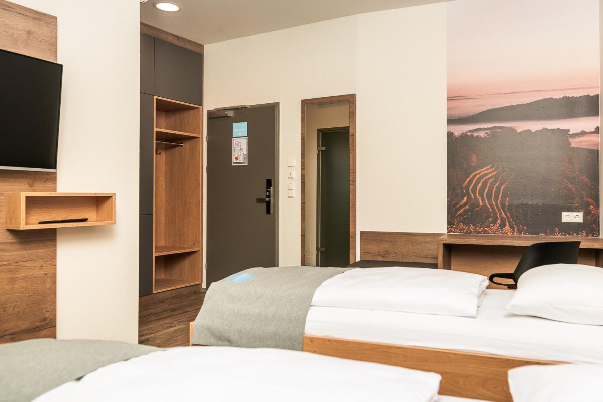 Twin Room - Photo 4