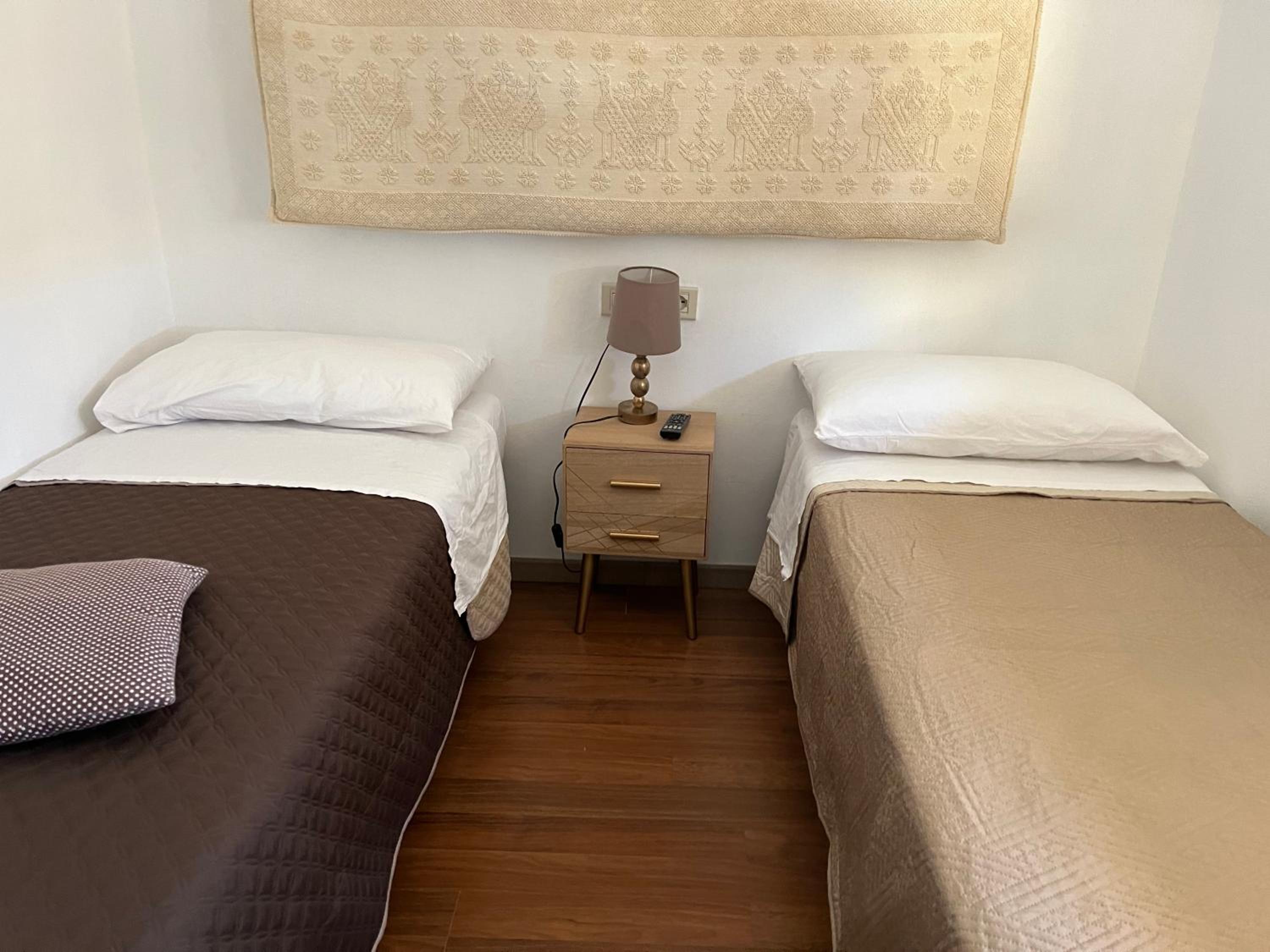 Standard Single Room with Shared Bathroom photo 3