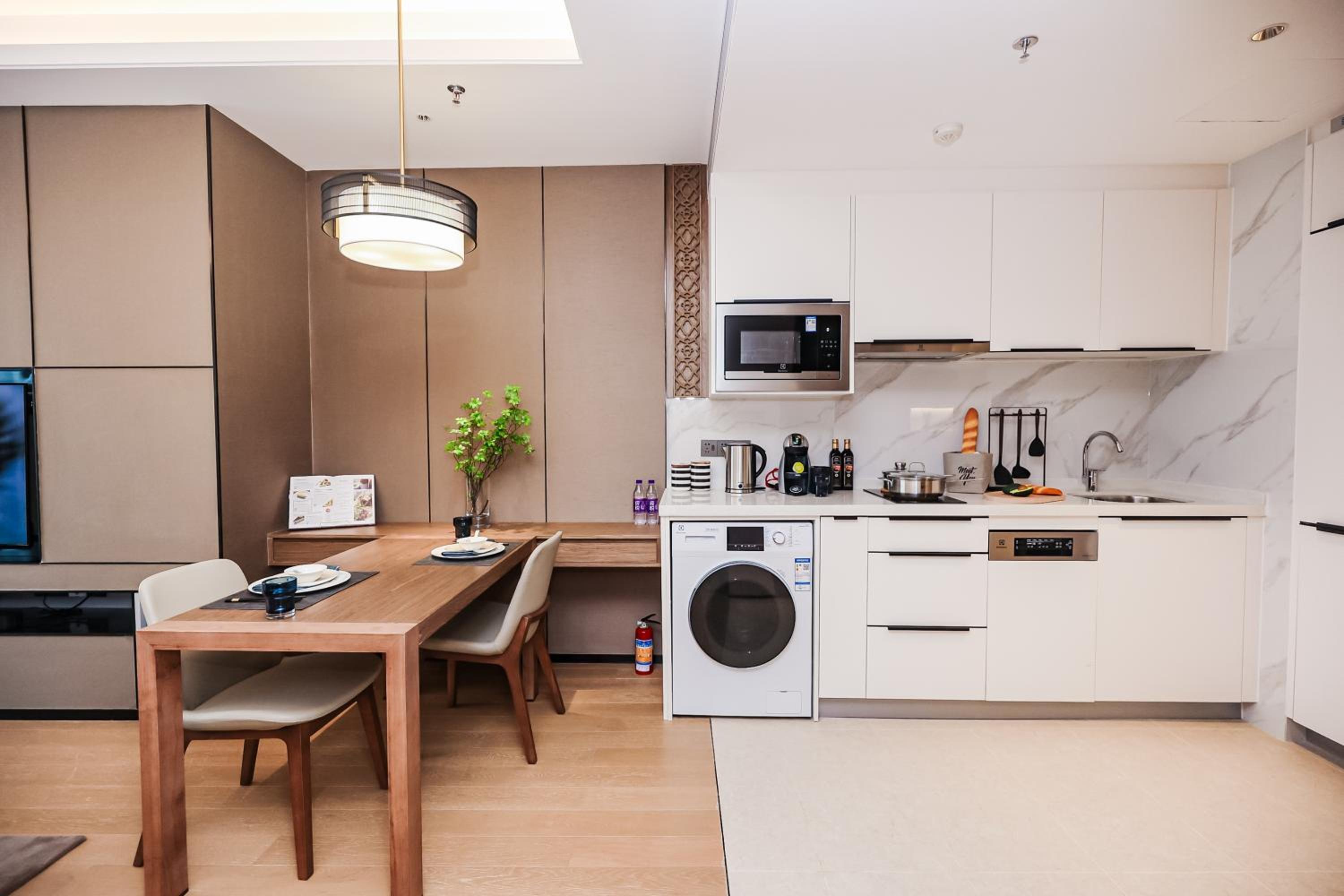 1 Bedroom Executive - Photo 2