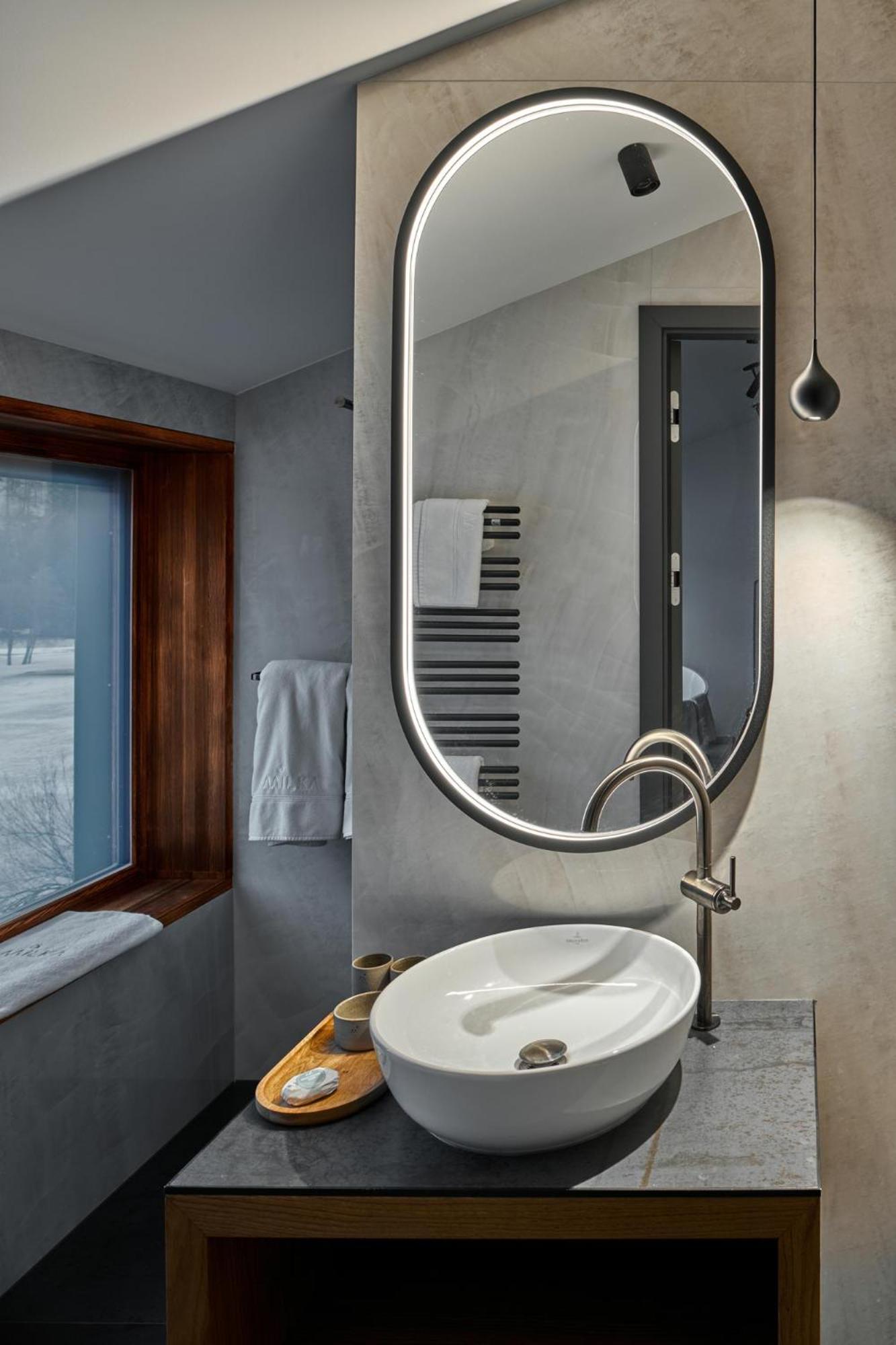 King Room with Lake View photo 1