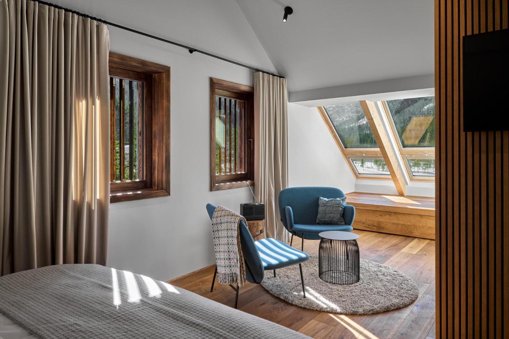 King Room with Lake View photo 3