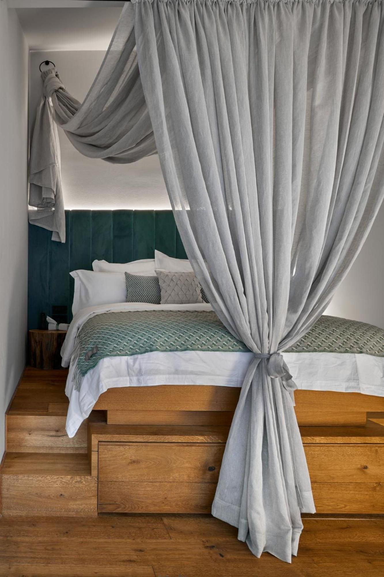 King Room with Lake View photo 3