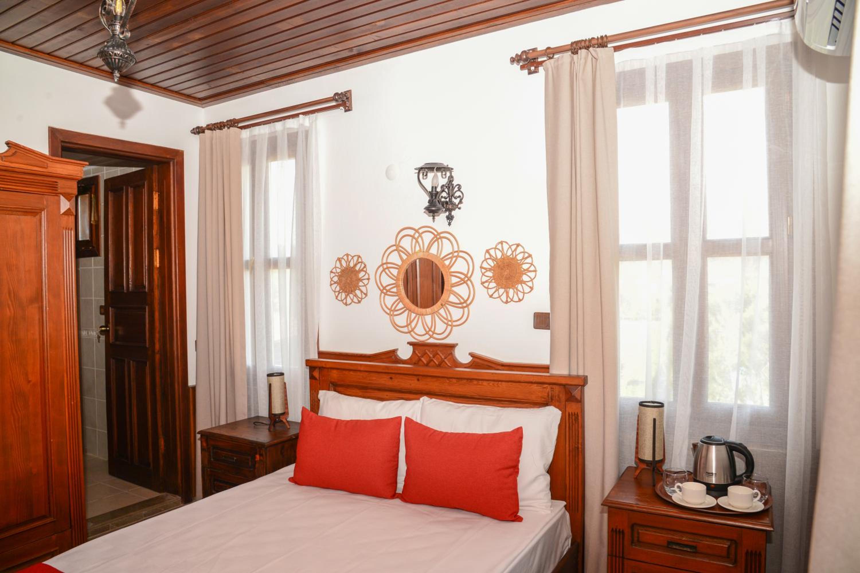 Double Room With Mountain View - Photo 18
