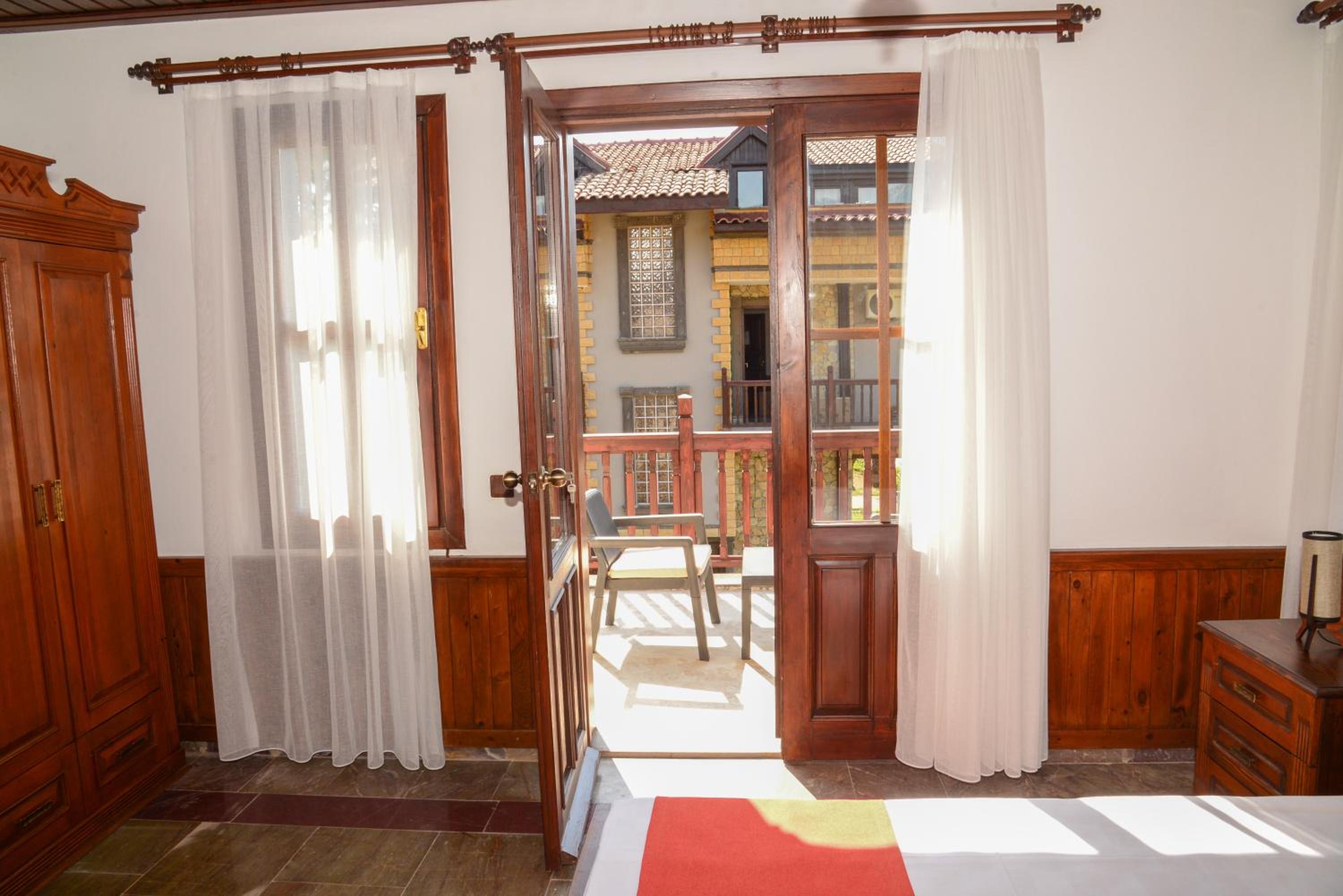 Double Room With Mountain View - Photo 15